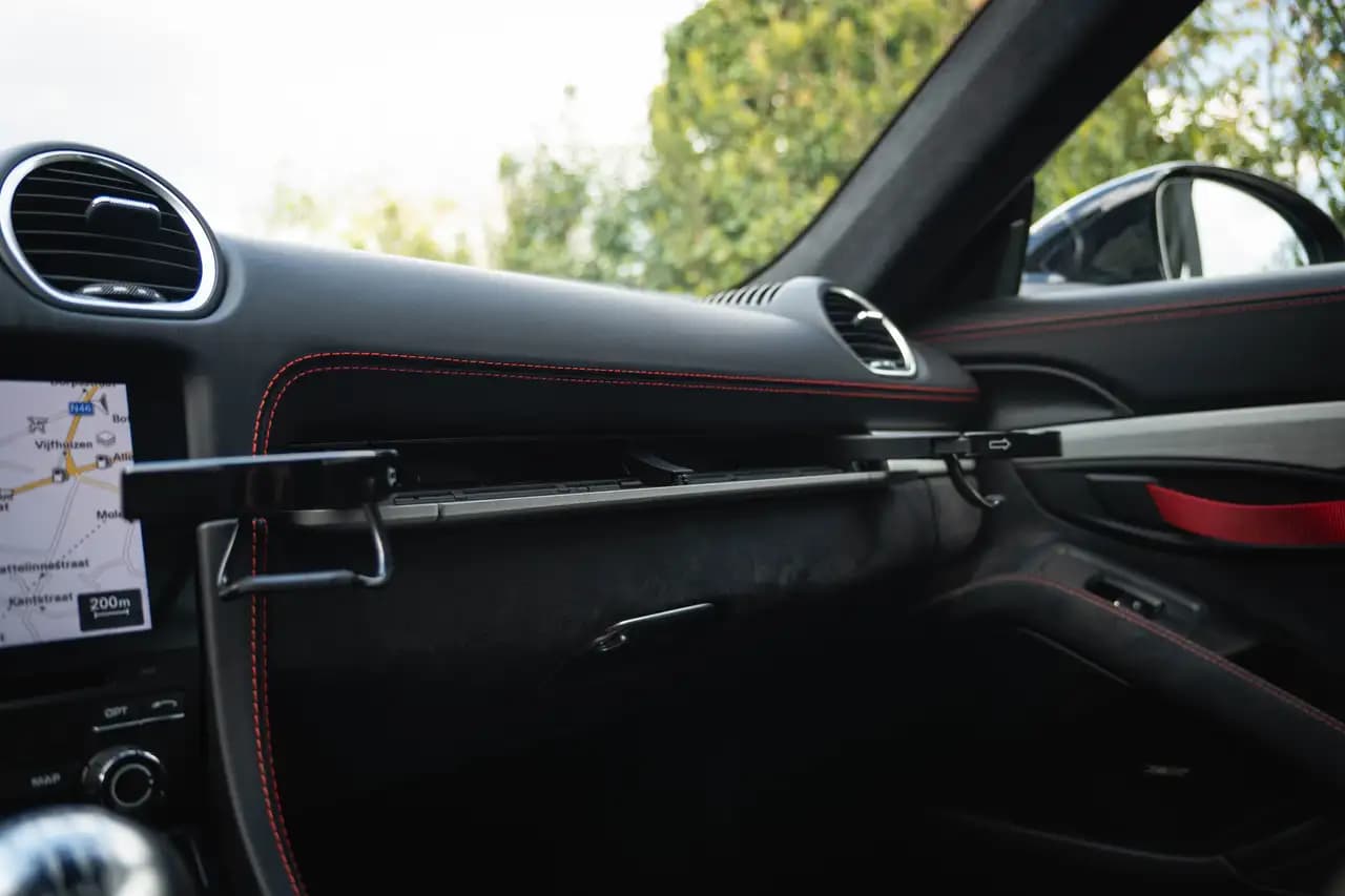 Porsche 718 Cayman (2020) 21087 км. — фото 47