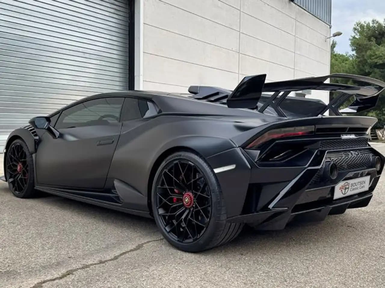 Lamborghini Huracan 2023 г. 6008 км. — фото 2