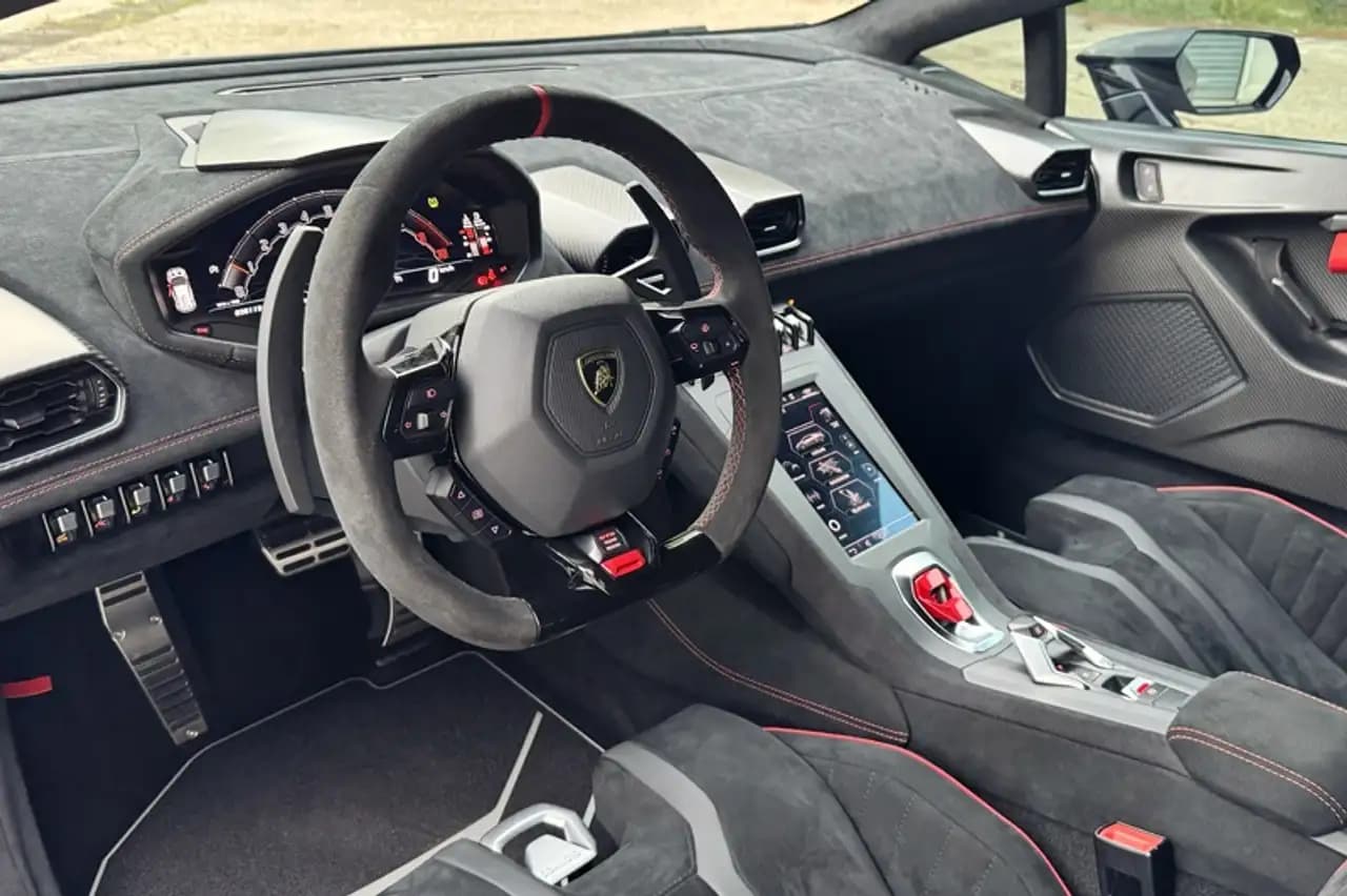 Lamborghini Huracan 2023 г. 6008 км. — фото 11