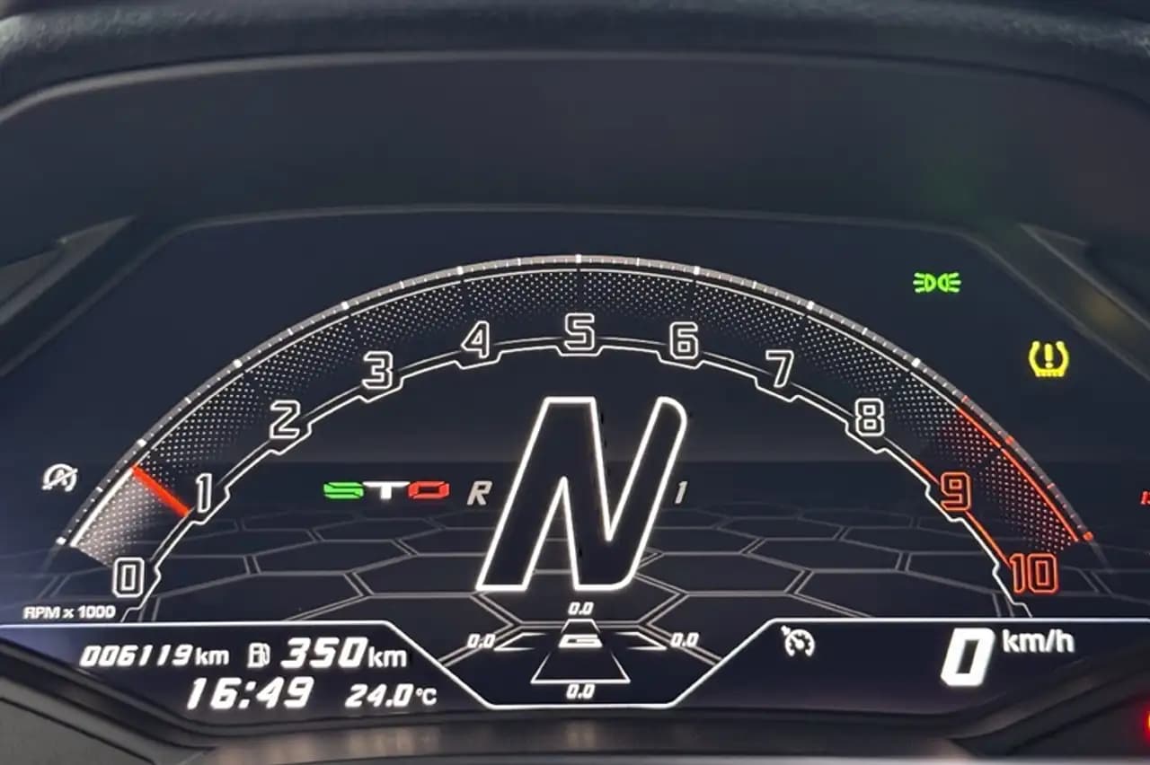 Lamborghini Huracan 2023 г. 6008 км. — фото 13
