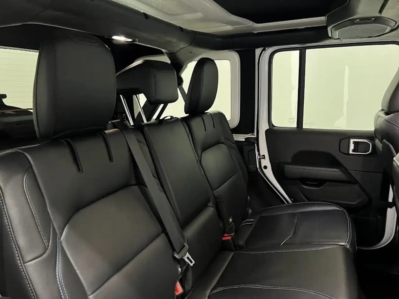 Jeep Wrangler 2022 г. 27467 км. — фото 28