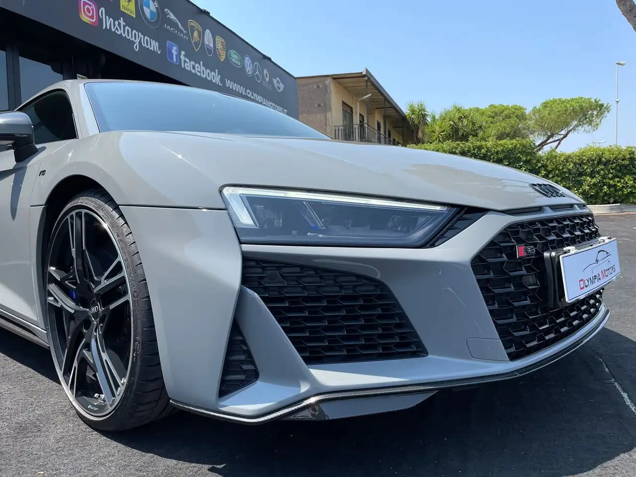 Audi R8 2021 г. 14956 км. — фото 8