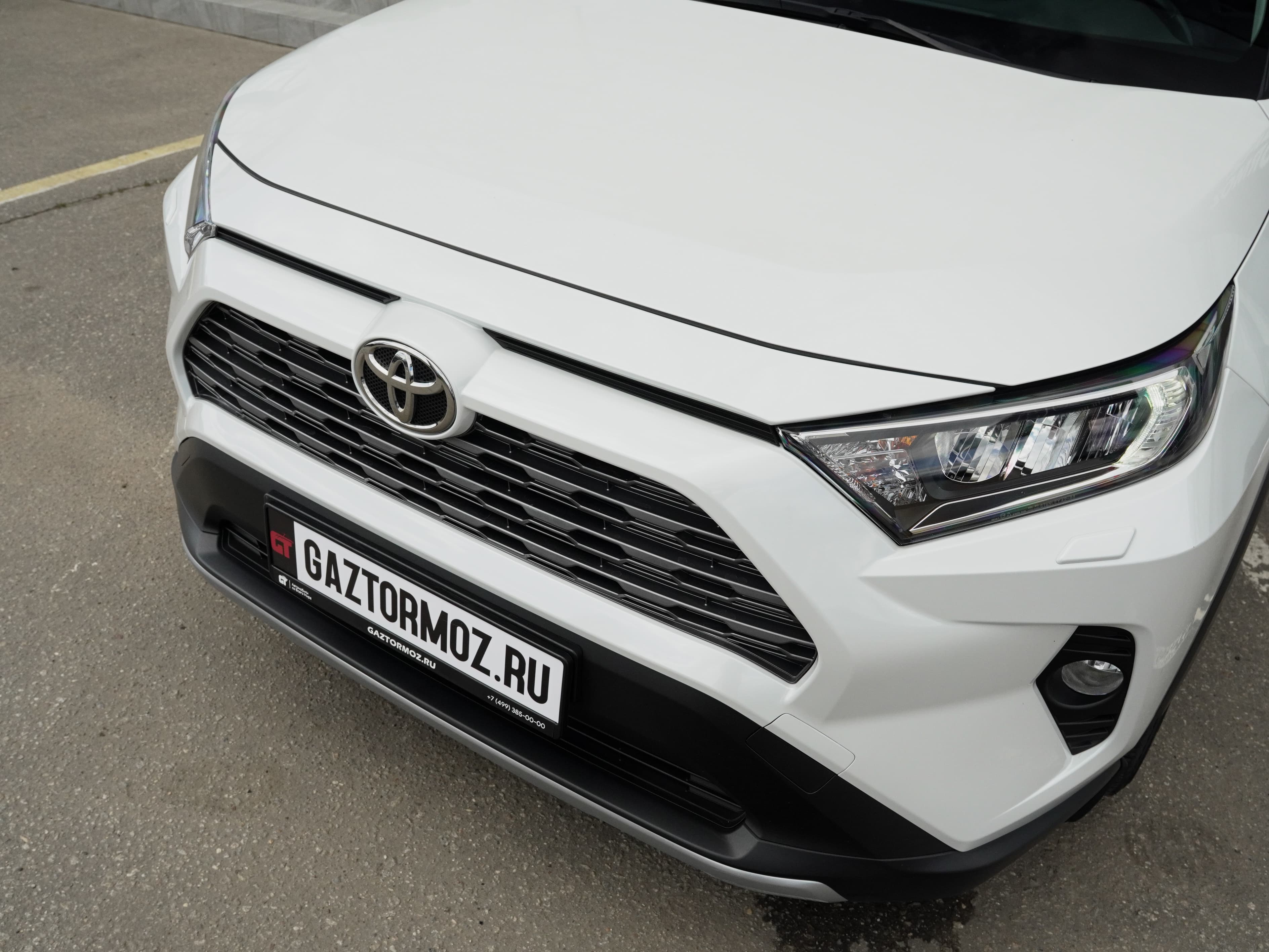 Toyota RAV4 — фото 11