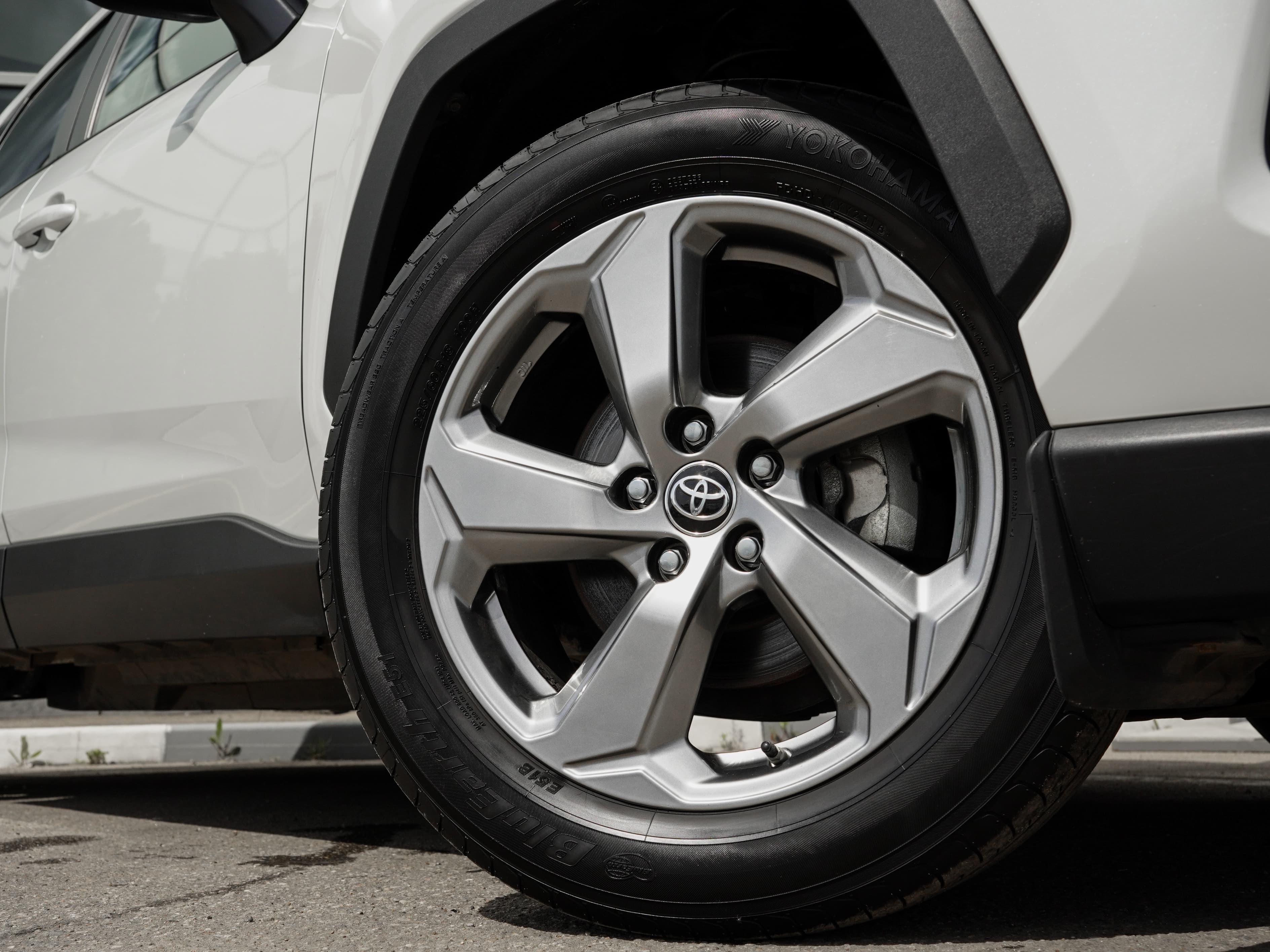Toyota RAV4 — фото 14