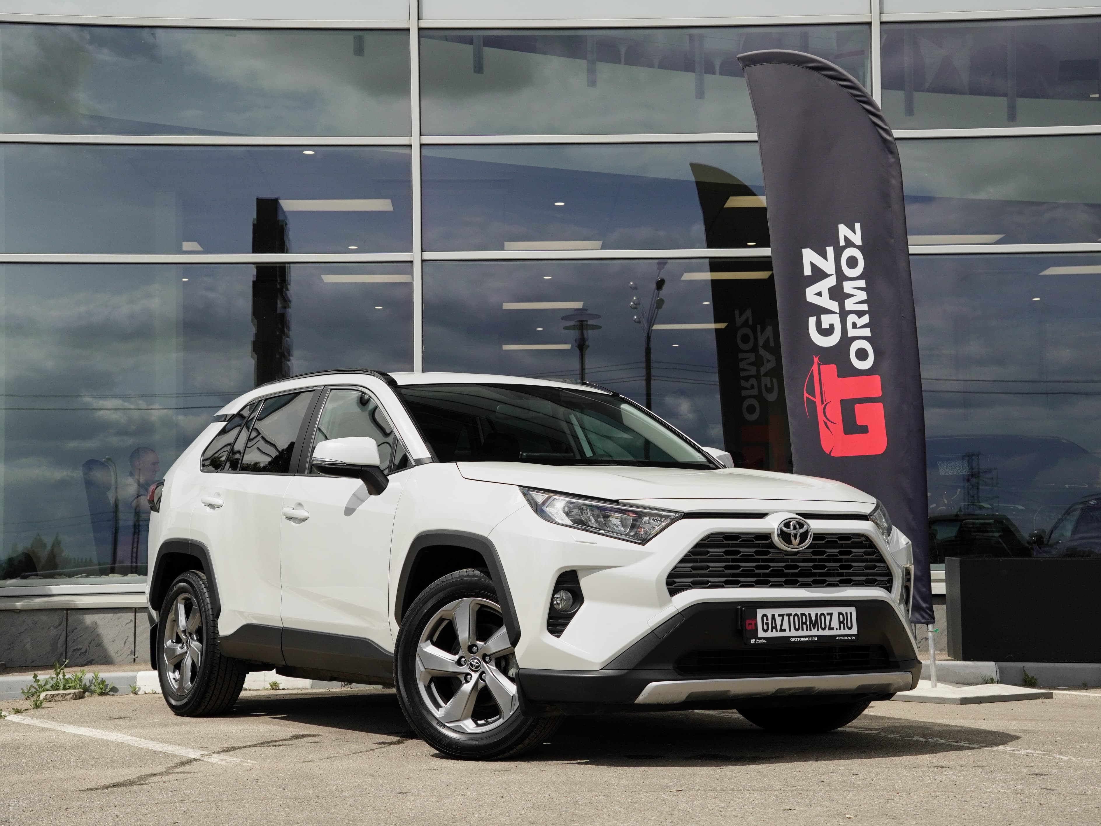 Toyota RAV4 — фото 3