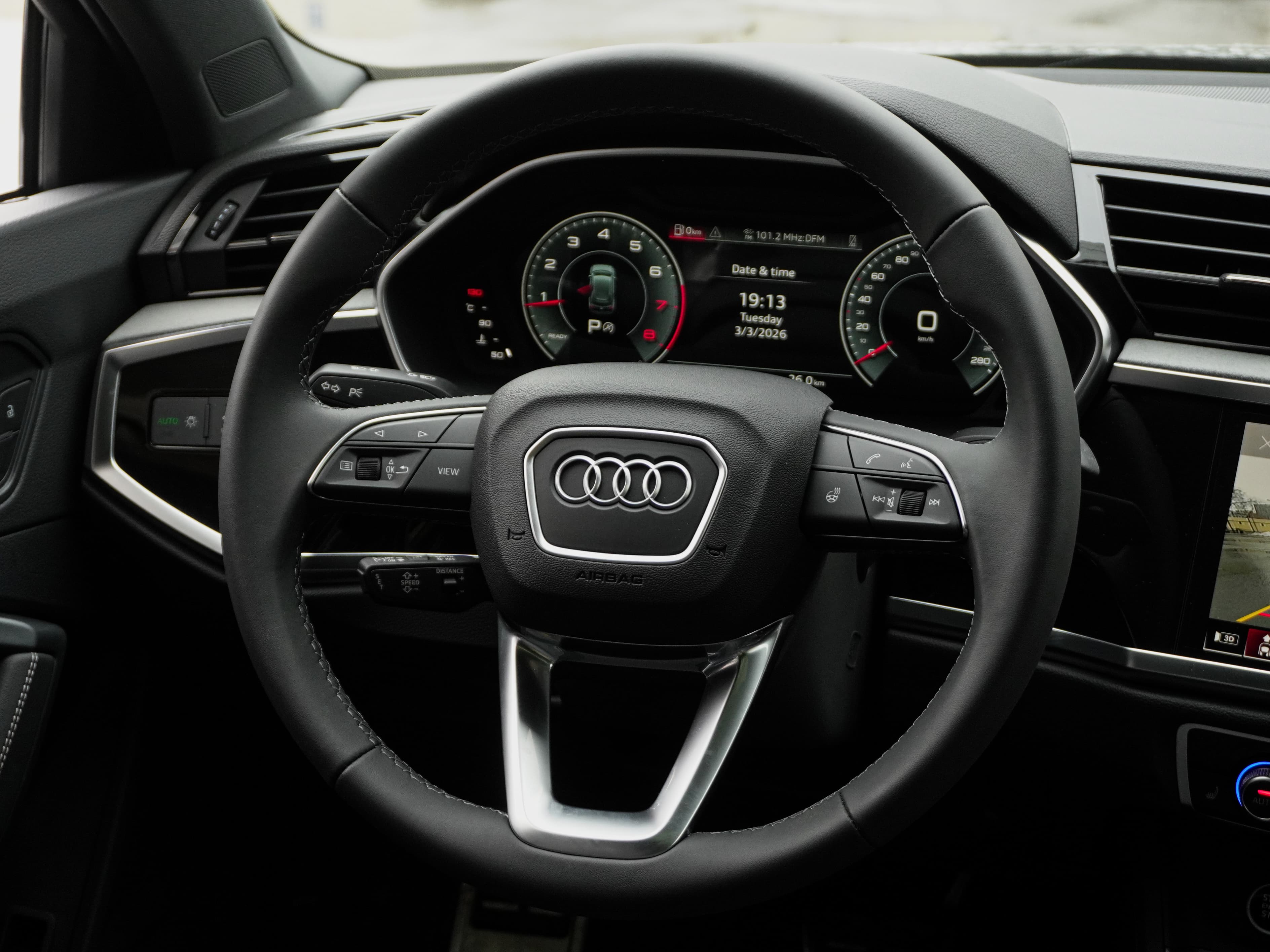 Audi Q3 — фото 30