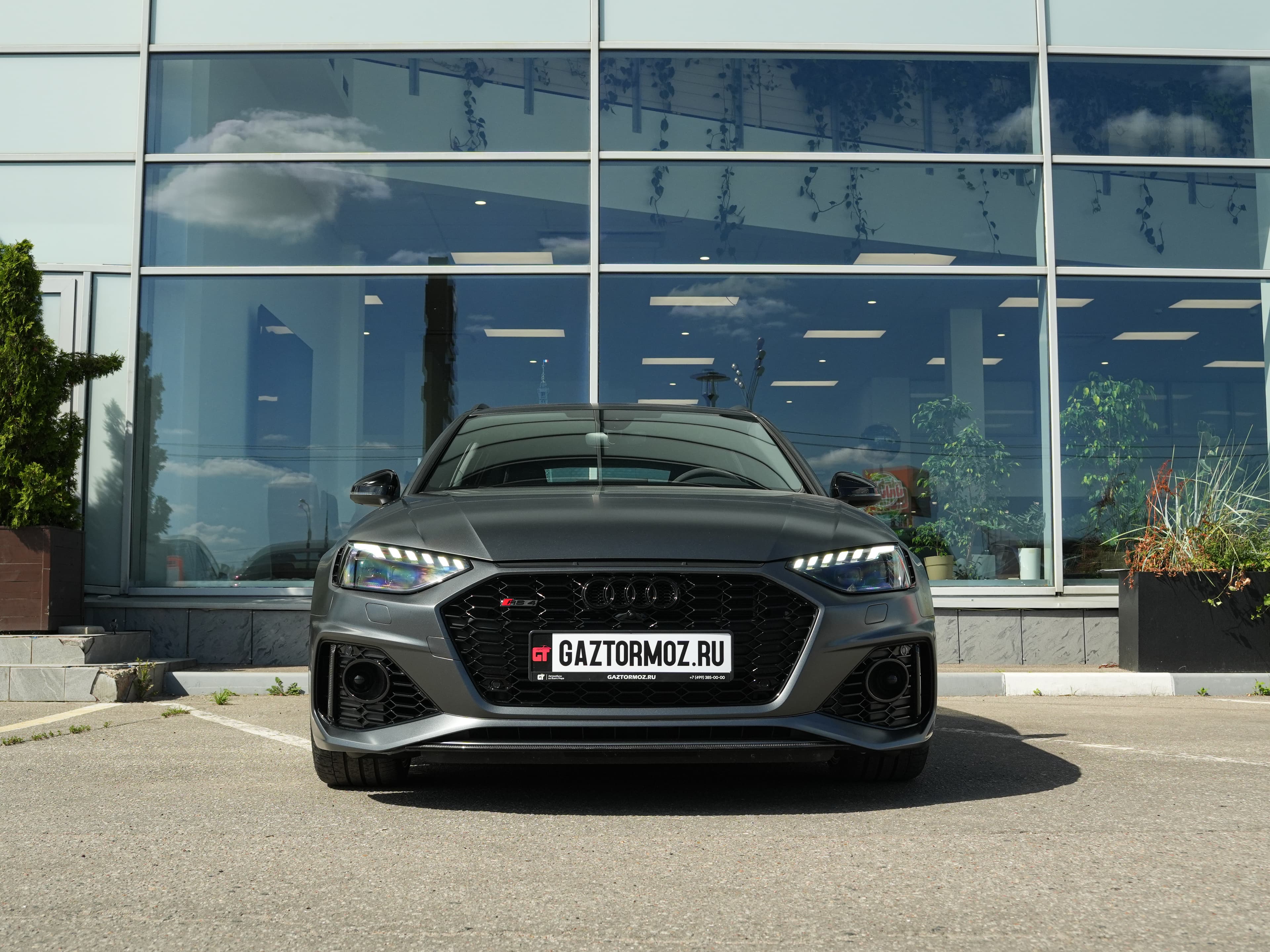 Audi RS4 — фото 2