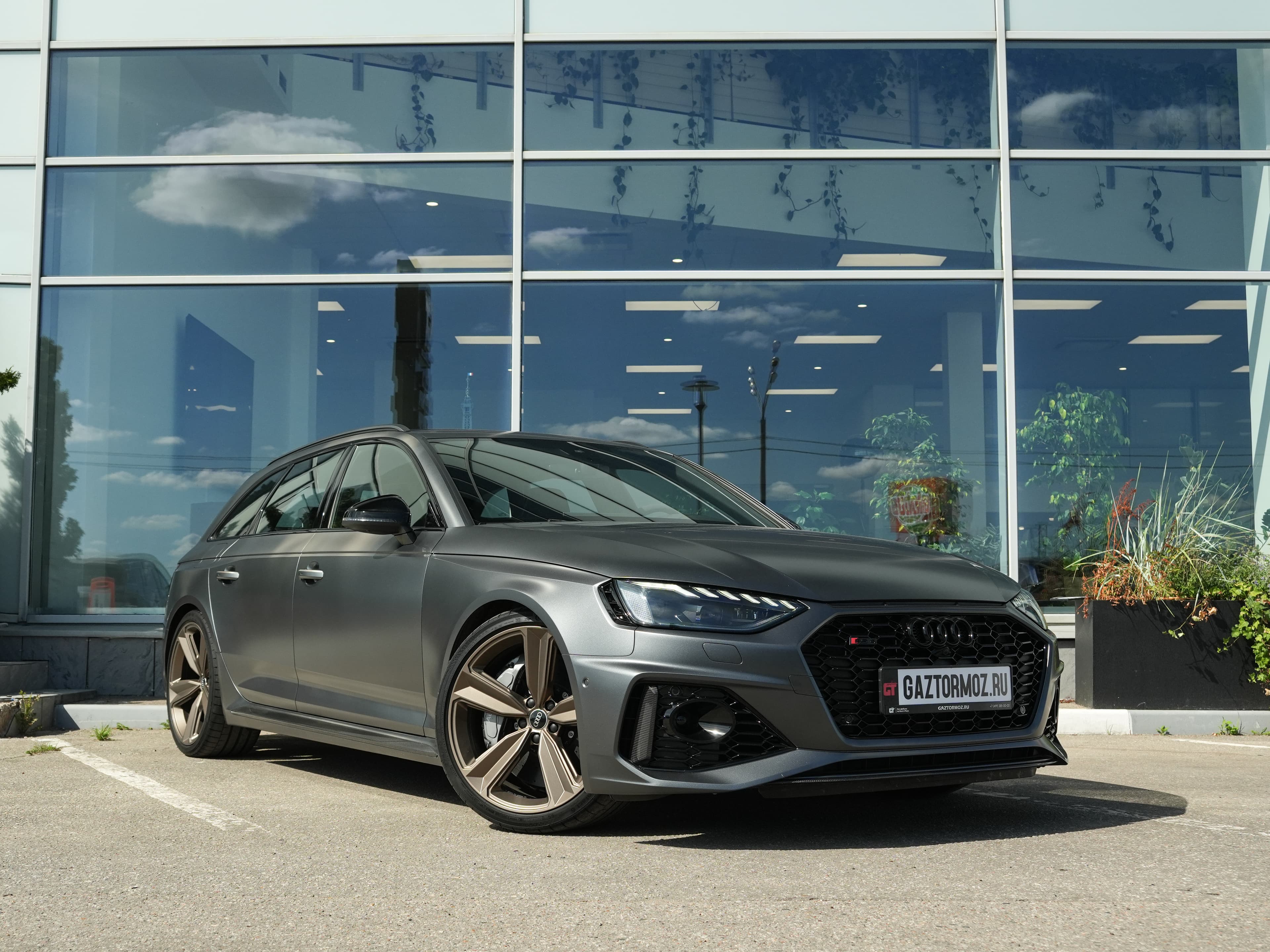Audi RS4 — фото 3