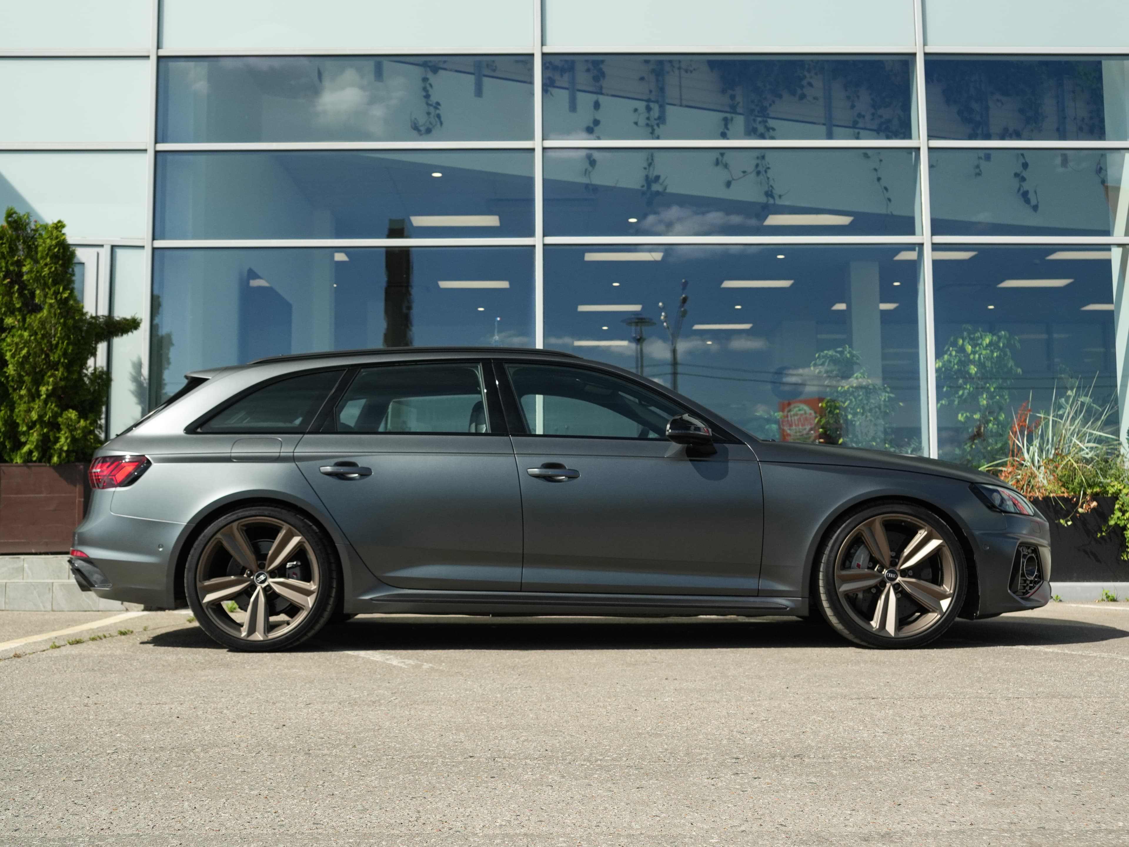 Audi RS4 — фото 9