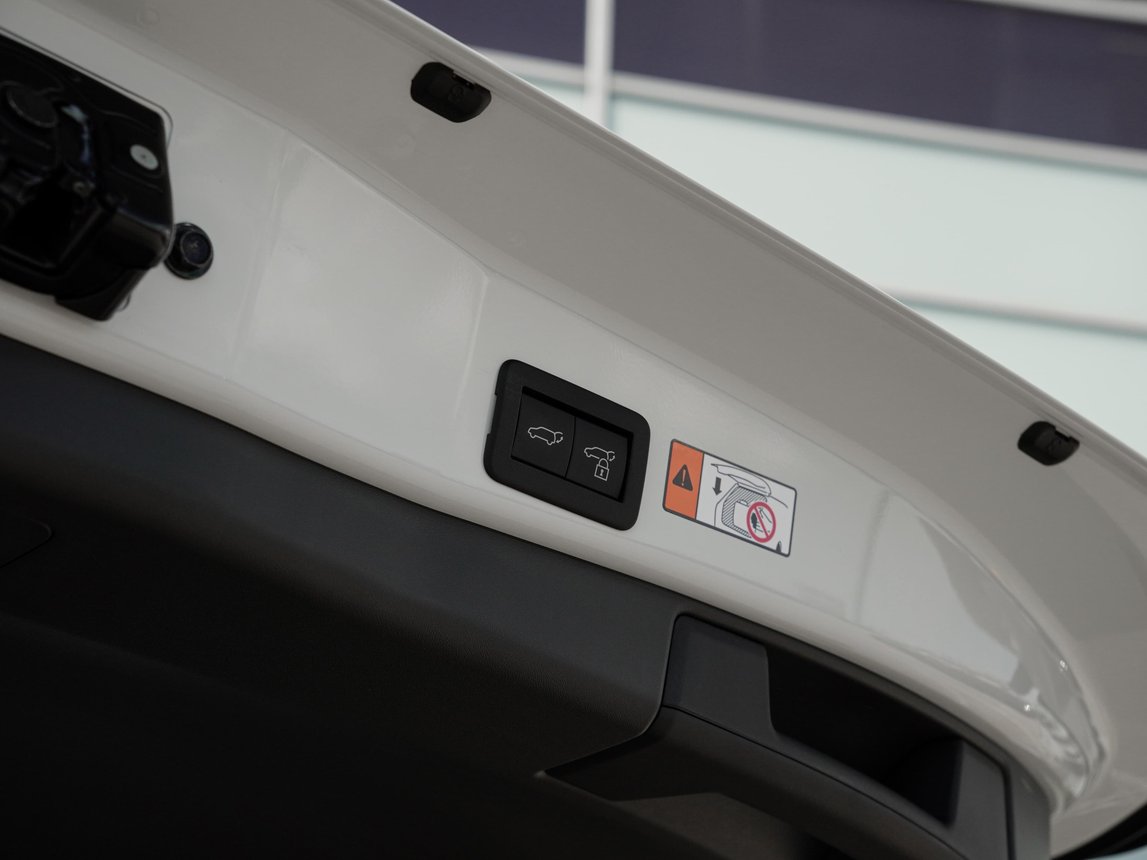 Toyota RAV4 — фото 12