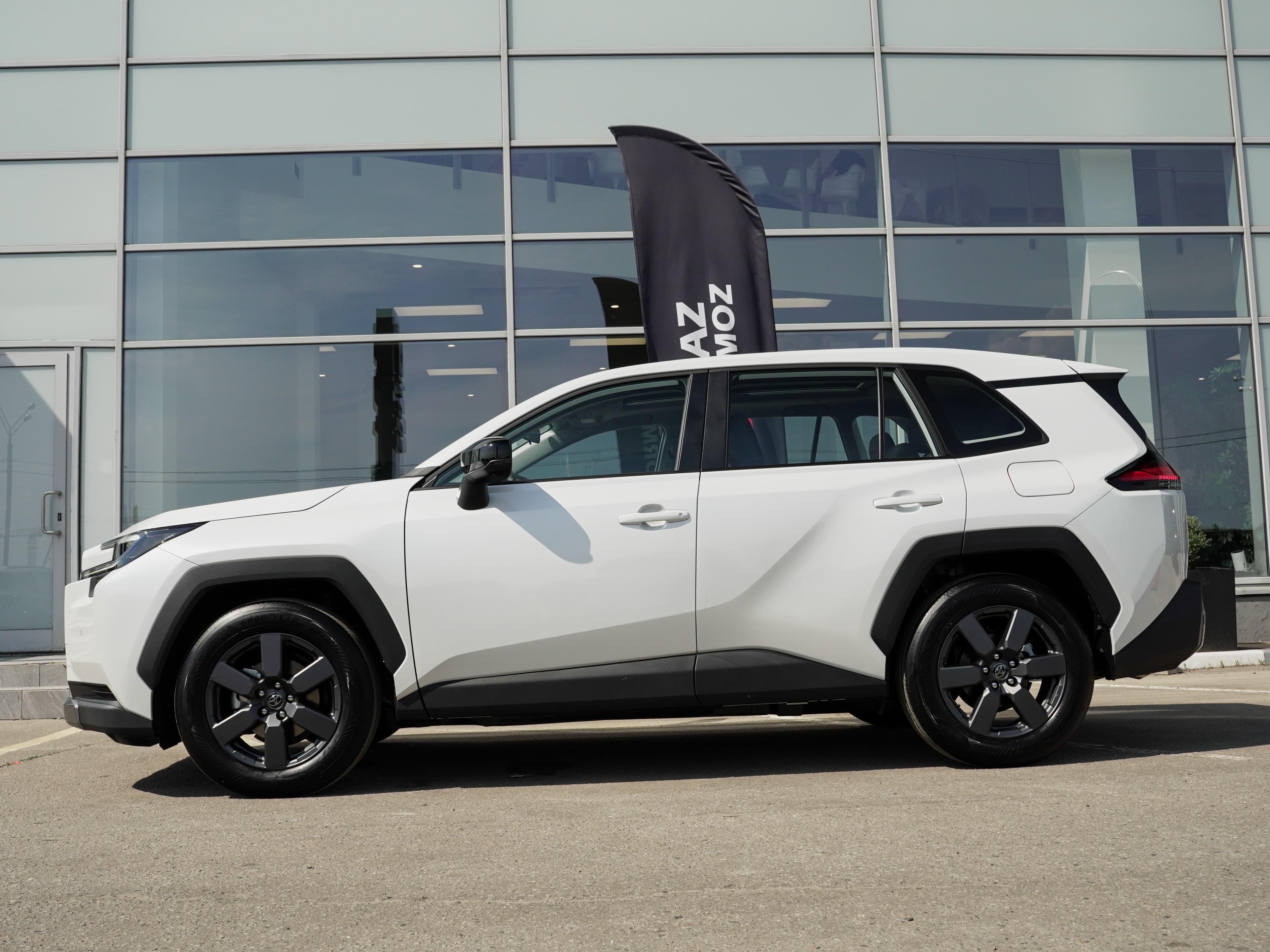 Toyota RAV4 — фото 4