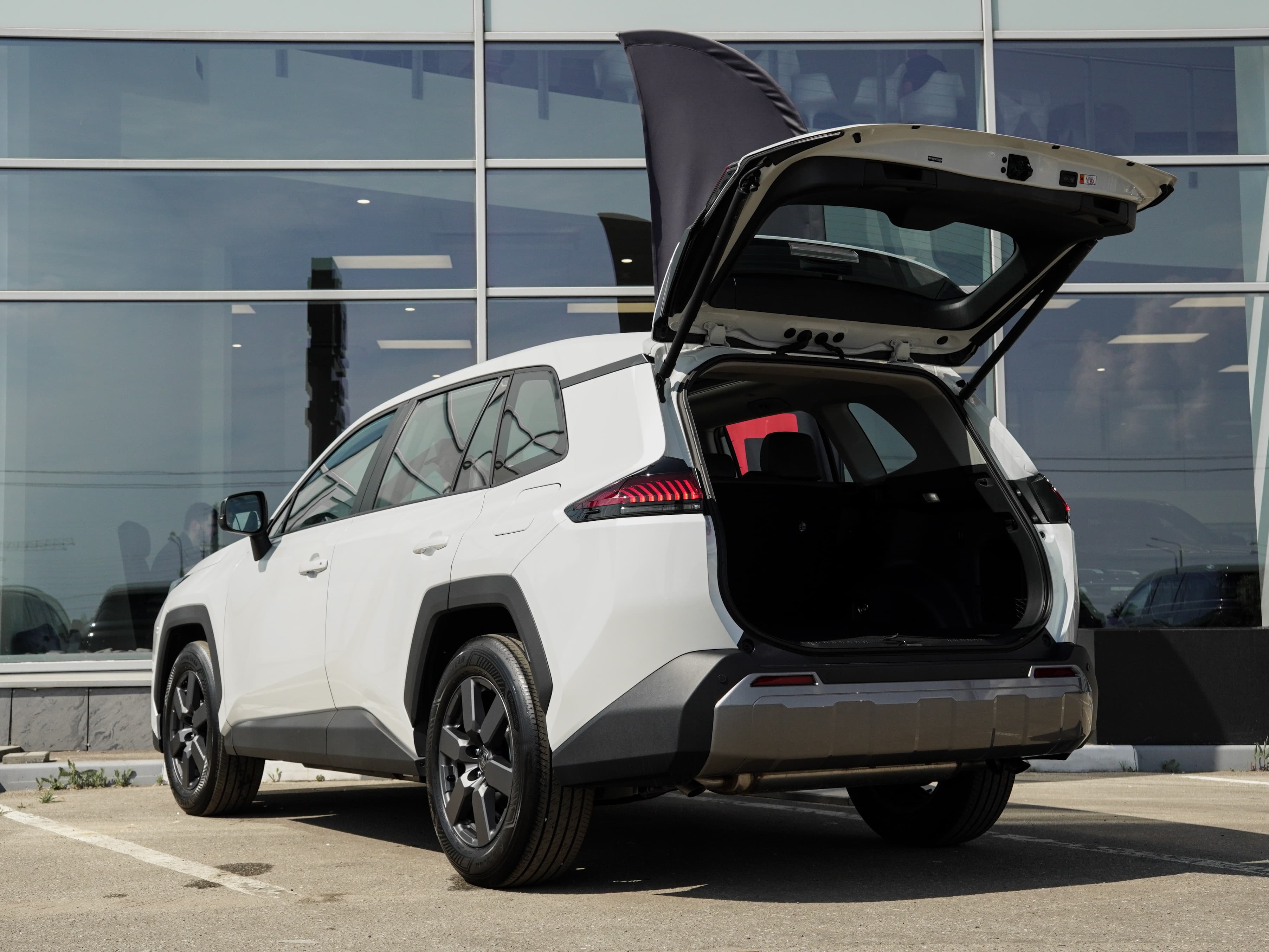 Toyota RAV4 — фото 6