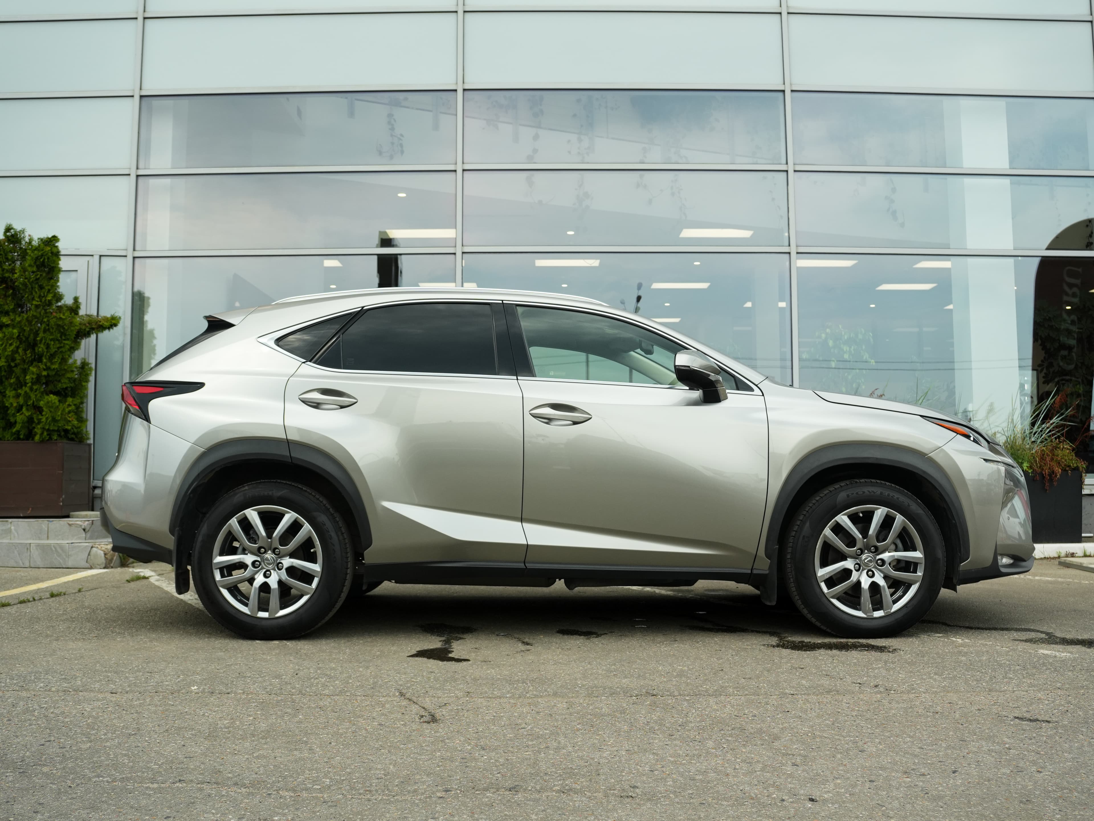 Lexus NX — фото 4