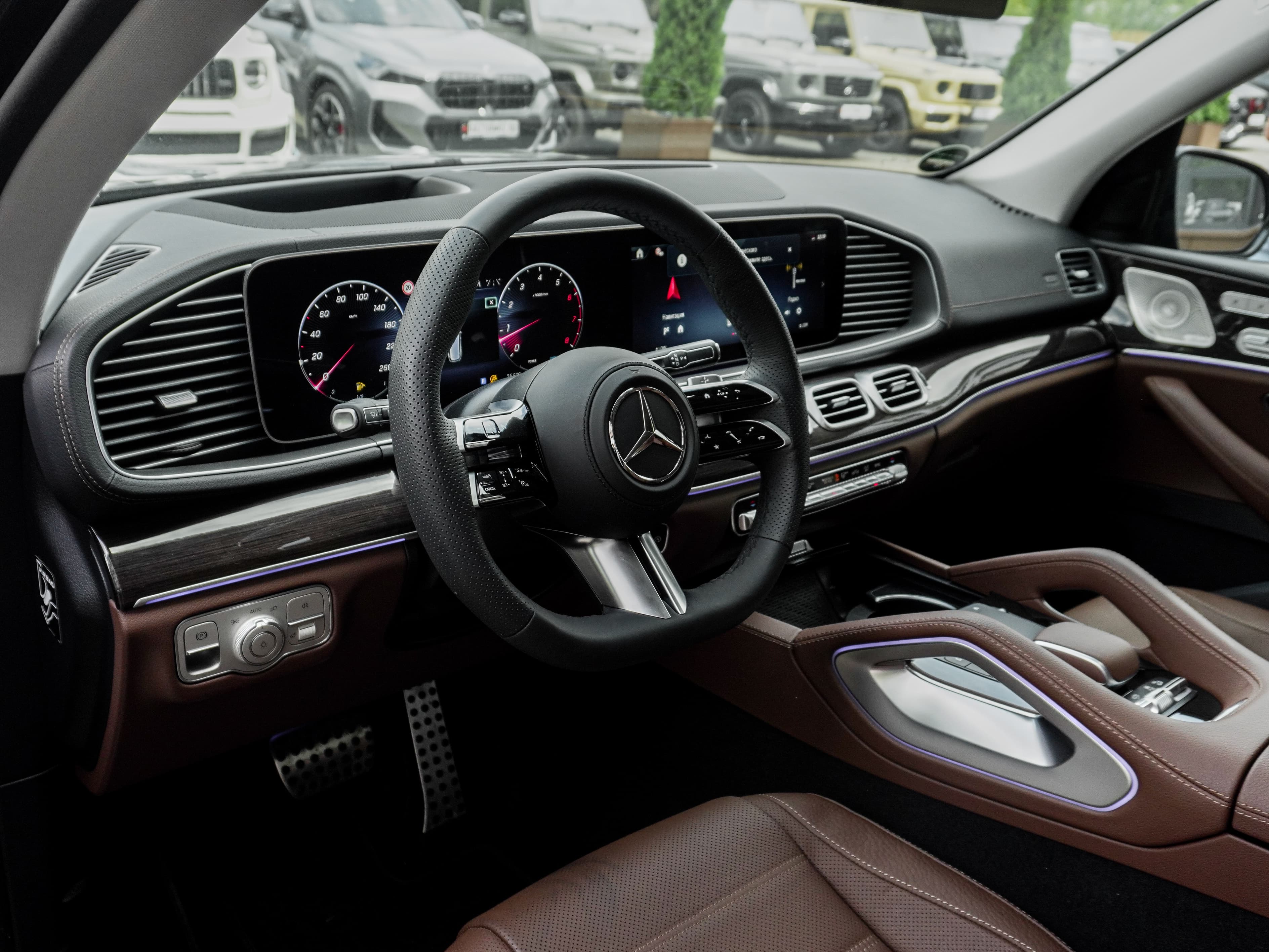 Brabus 500: черный экстерьер и коричневый салон — фото 13