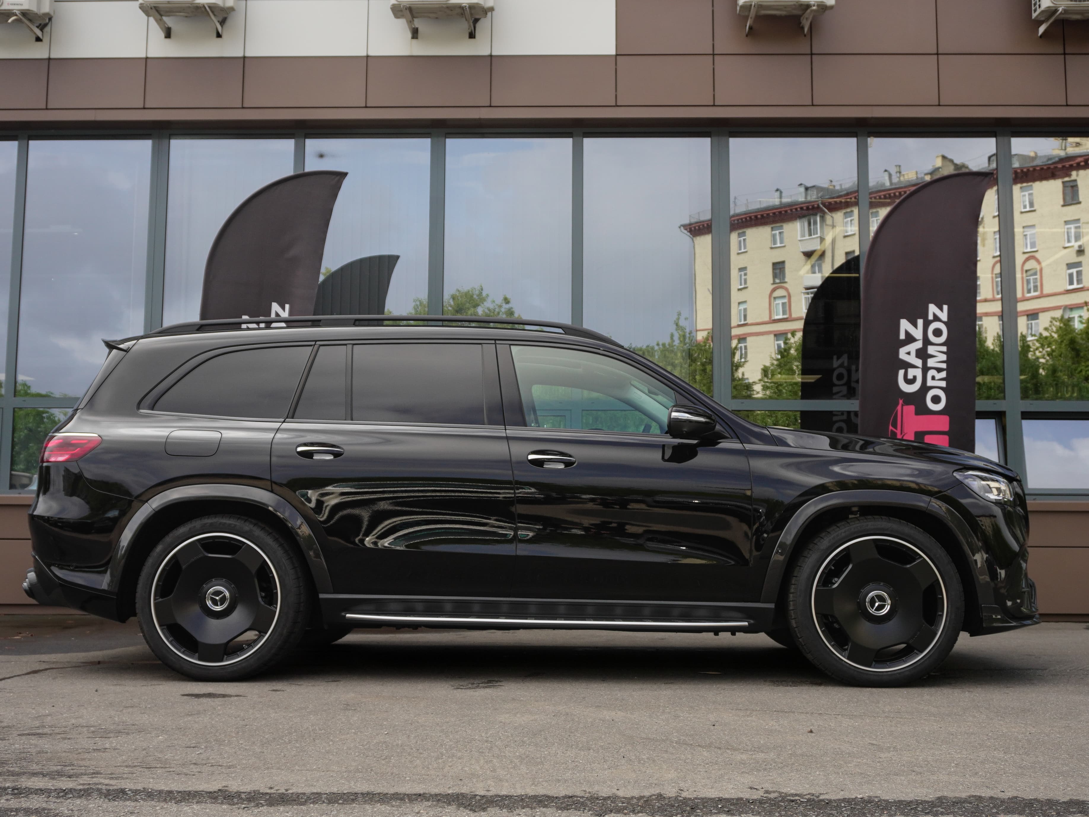 Brabus 500: черный экстерьер и коричневый салон — фото 4