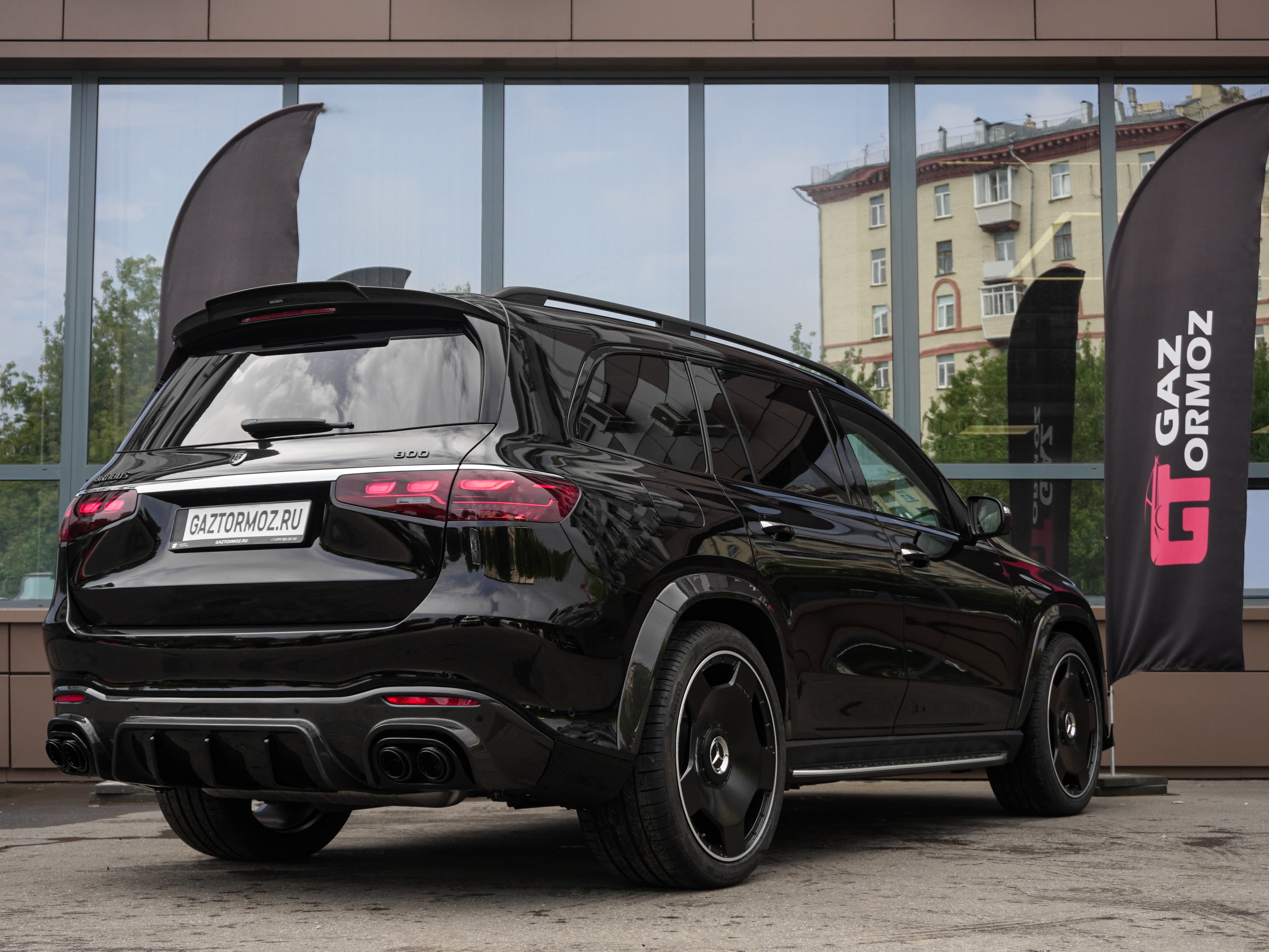 Brabus 500: черный экстерьер и коричневый салон — фото 5