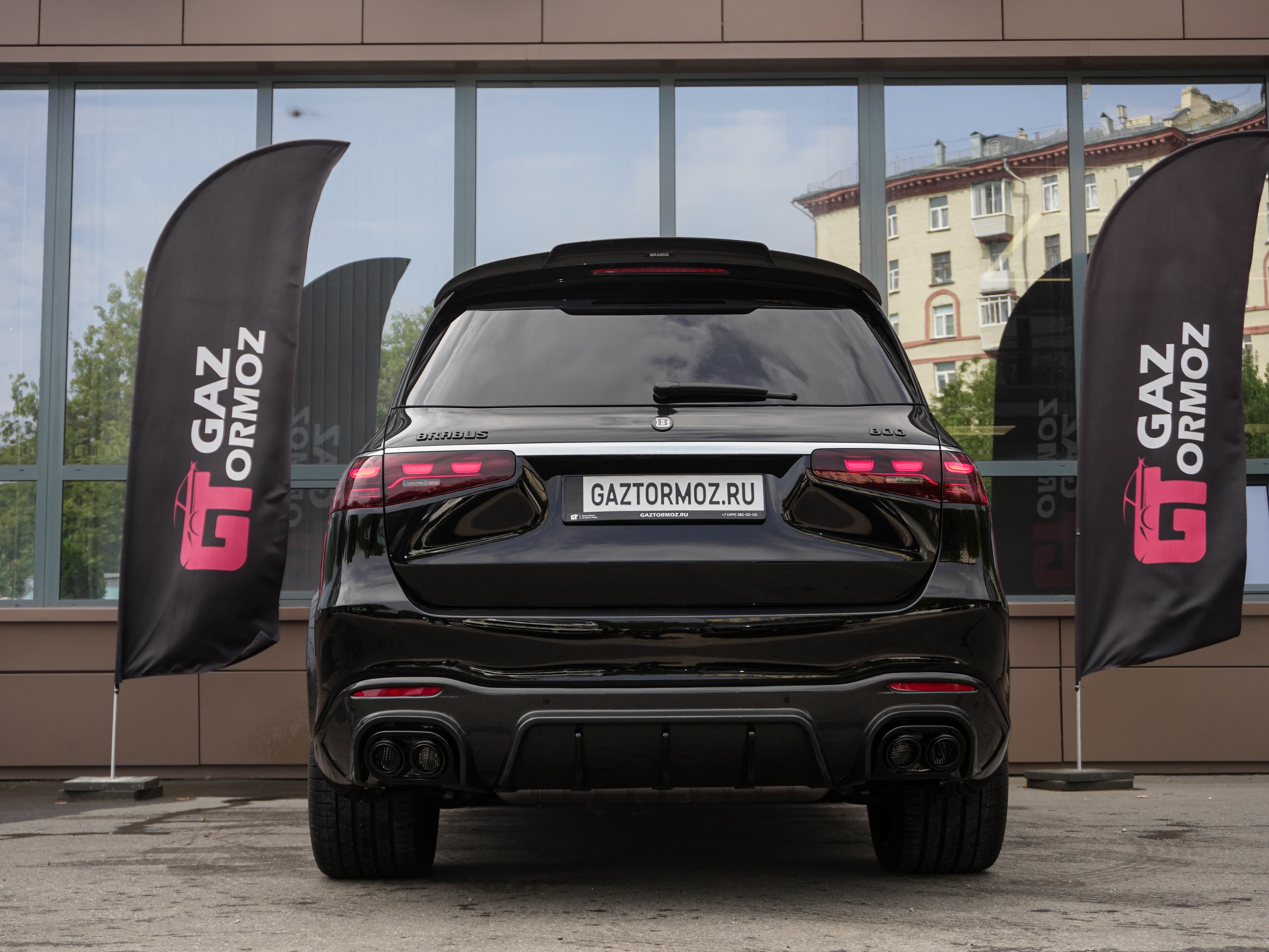 Brabus 500: черный экстерьер и коричневый салон — фото 7