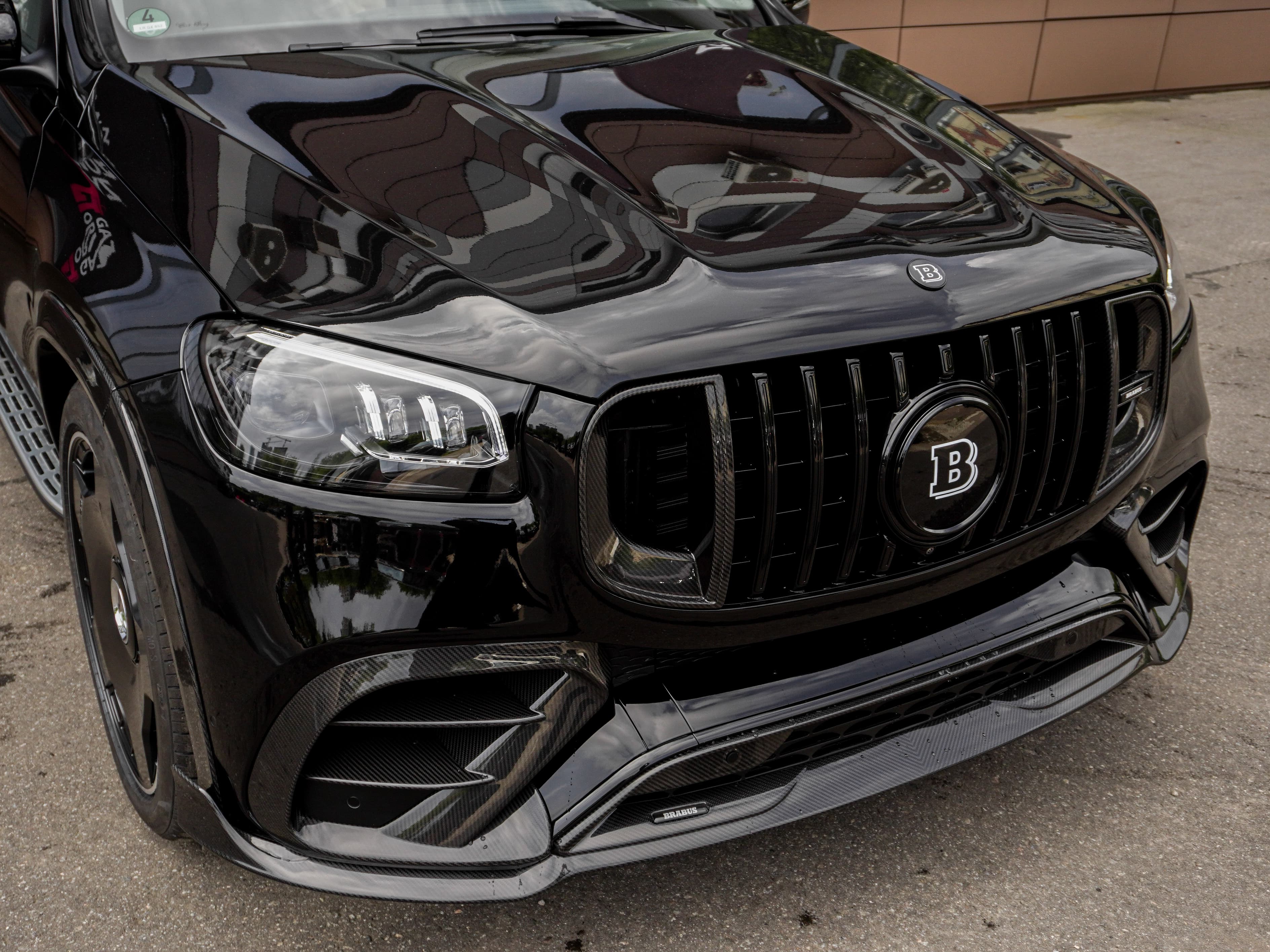 Brabus 500: черный экстерьер и коричневый салон — фото 10