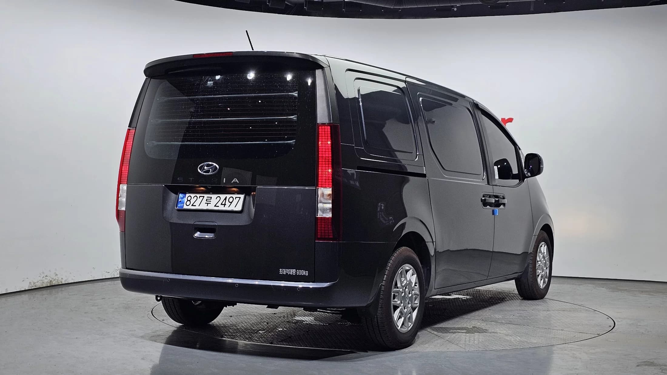 Hyundai Staria Cargo 3-Seater Modern, 2023 г. 27451 км. — фото 2