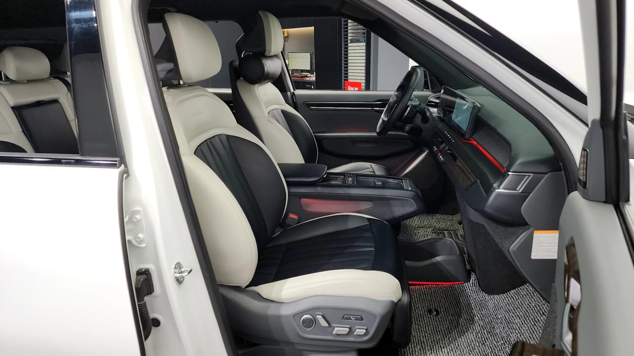 Kia EV9 Long Range 4WD GT Line, электромобиль, 2024 г. 46448 км. — фото 11