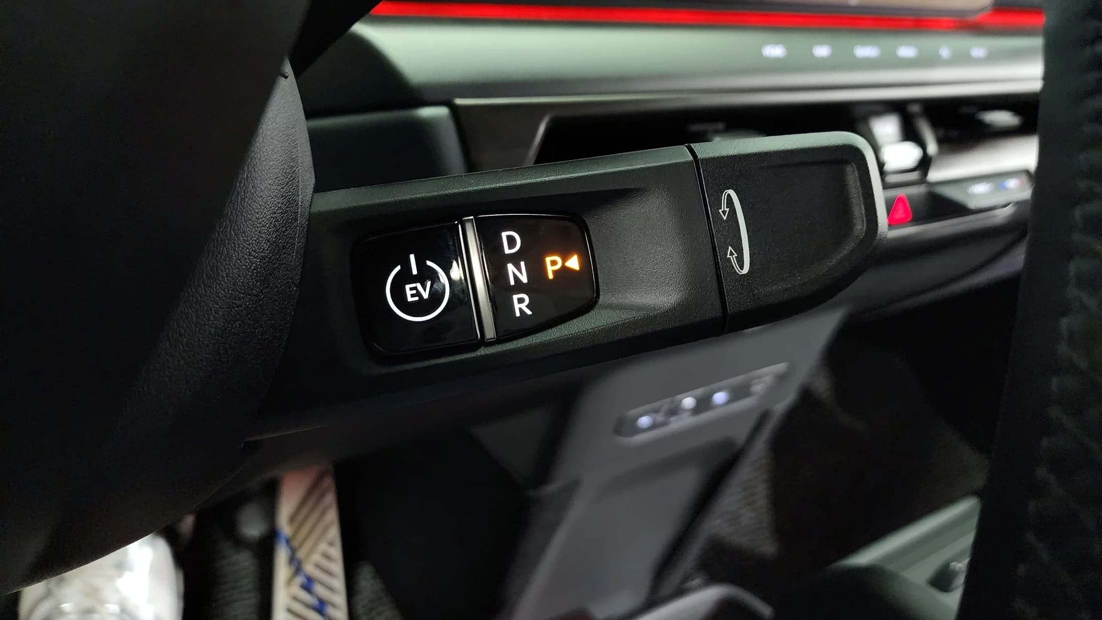 Kia EV9 Long Range 4WD GT Line, электромобиль, 2024 г. 46448 км. — фото 9