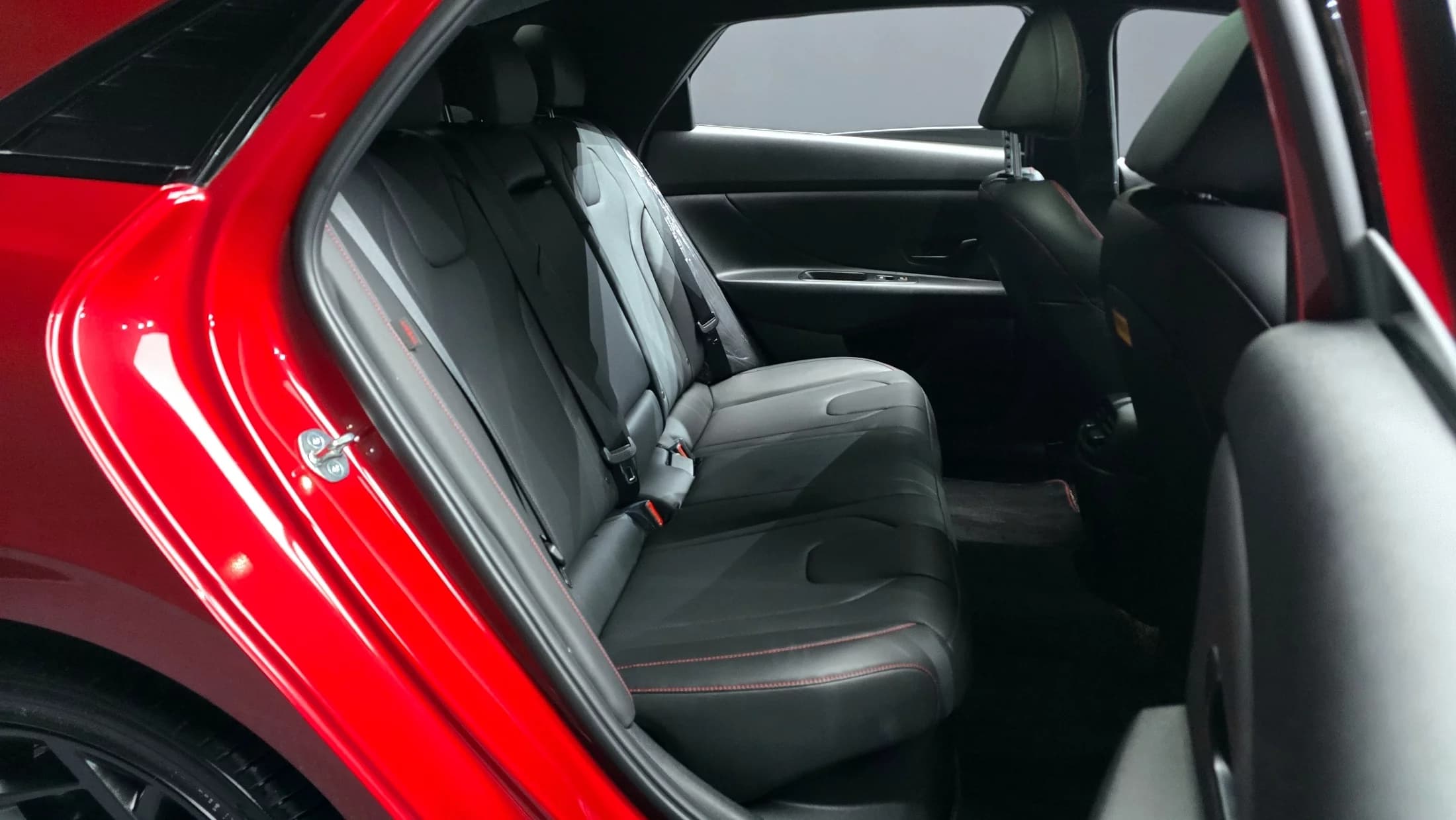 Hyundai AVANTE (Хендай Элантра) Inspiration N Line, гибрид, 2024 г. 25500 км. — фото 12