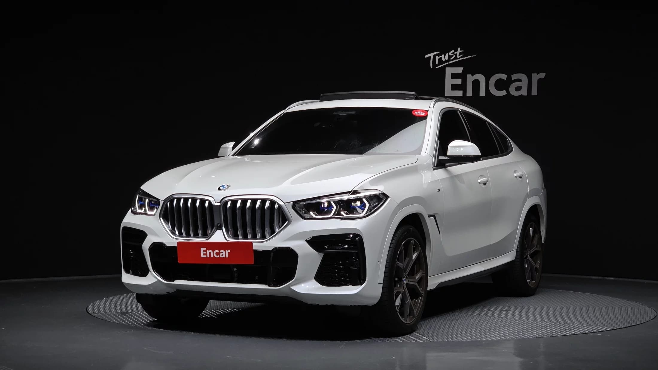 BMW X6 xDrive40i M Sport, 2023 г. 5925 км.
