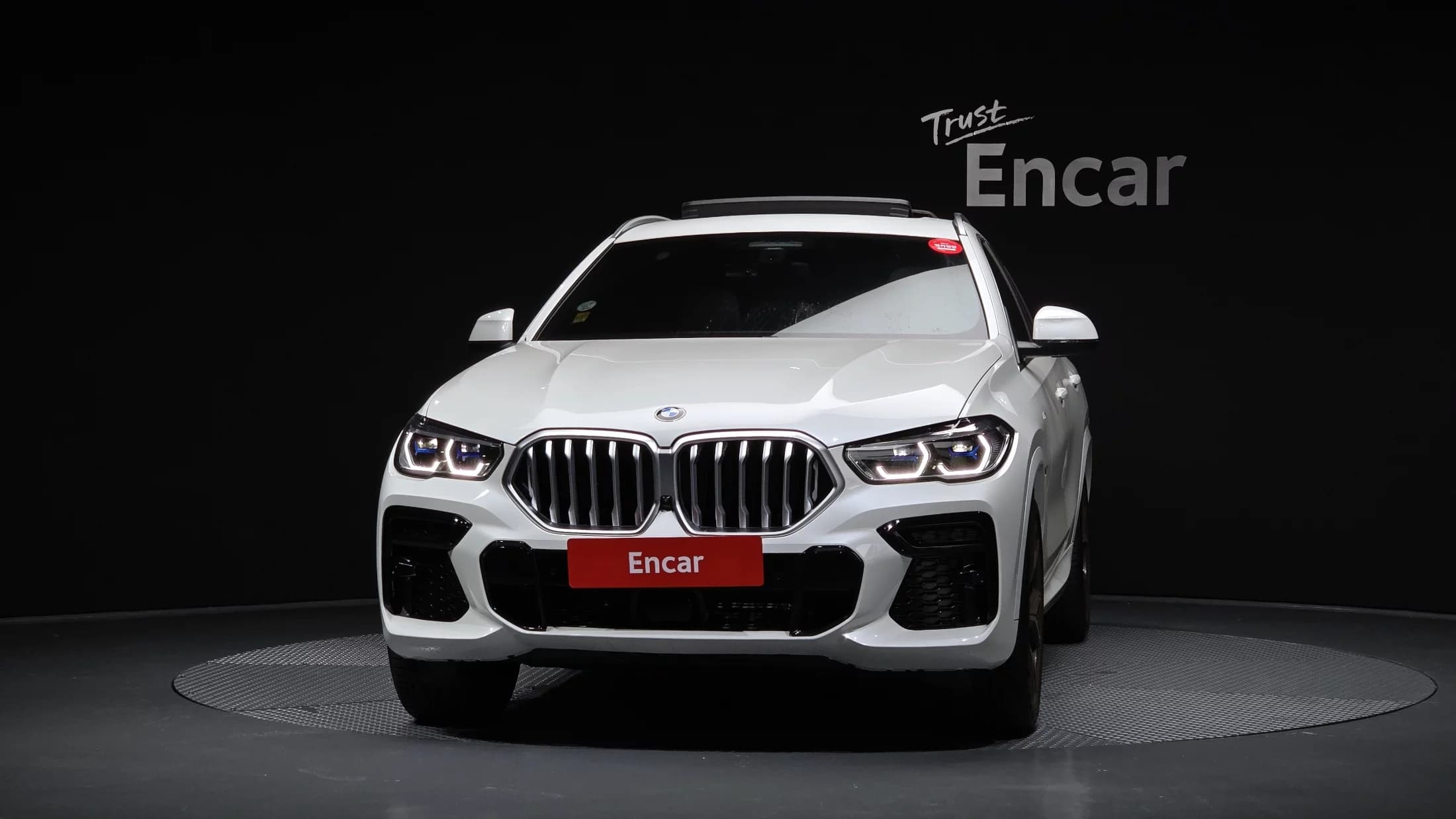 BMW X6 xDrive40i M Sport, 2023 г. 5925 км. — фото 3