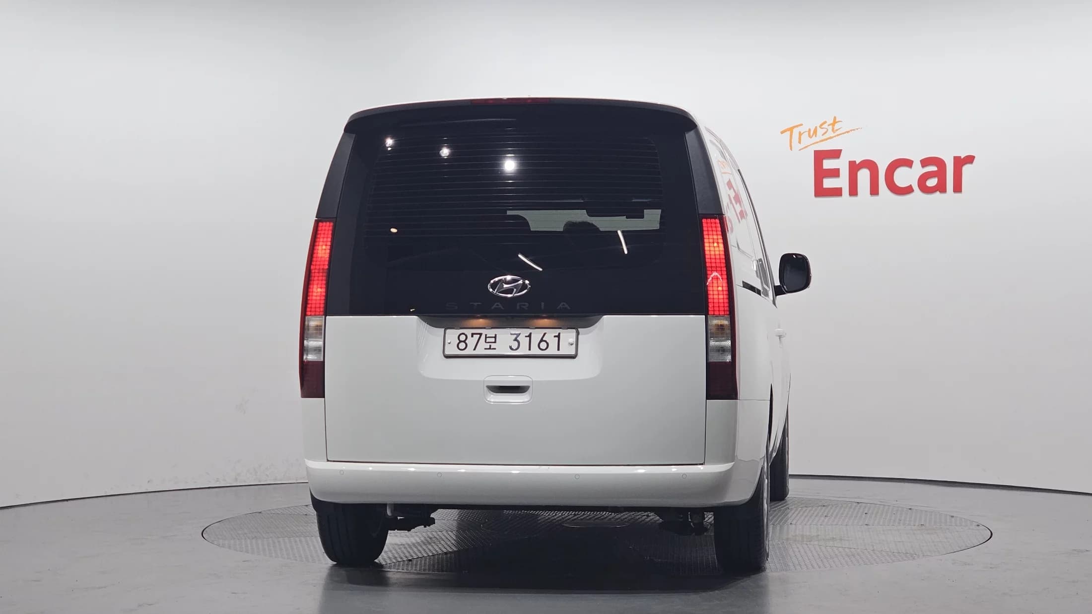 Hyundai Staria Cargo 3-Seater Modern, 2021 г. 12456 км. — фото 4