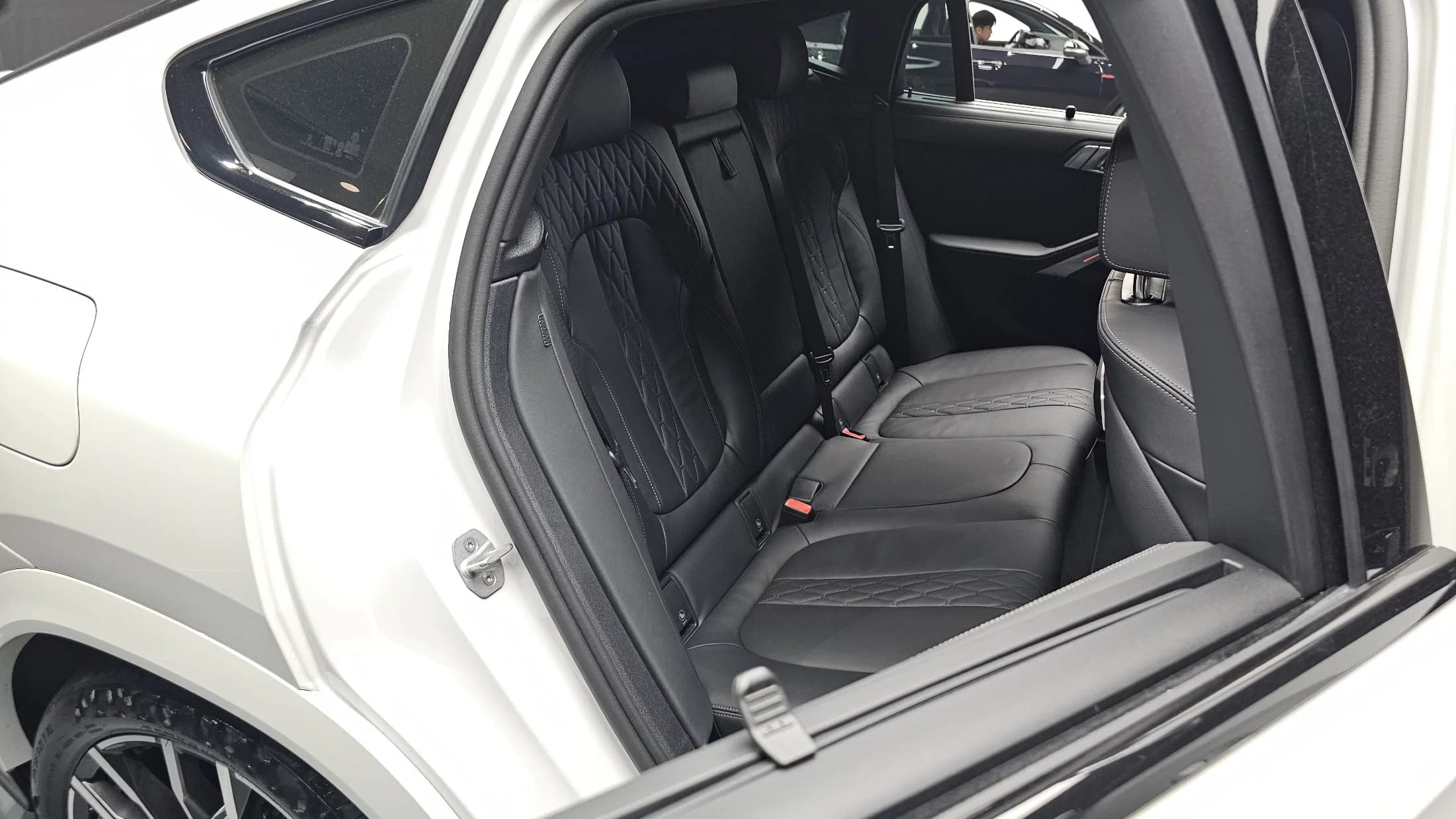 BMW X6 xDrive40i M Sport, 2025 г. 3500 км. — фото 11