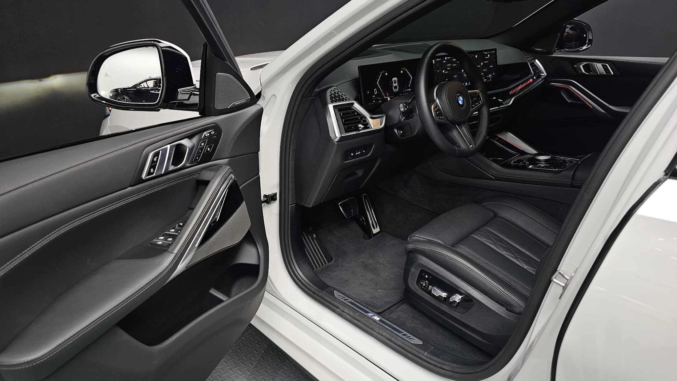 BMW X6 xDrive40i M Sport, 2025 г. 3500 км. — фото 12