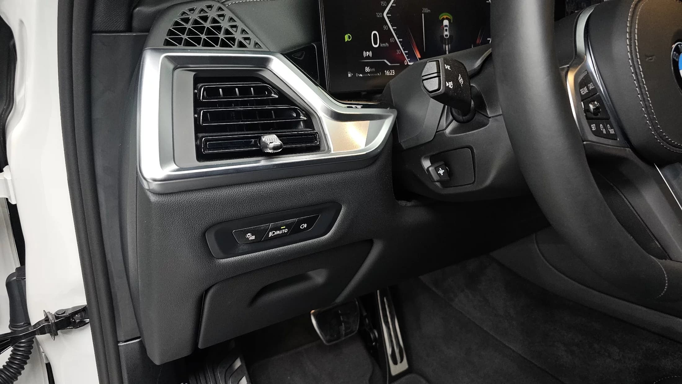 BMW X6 xDrive40i M Sport, 2025 г. 3500 км. — фото 13