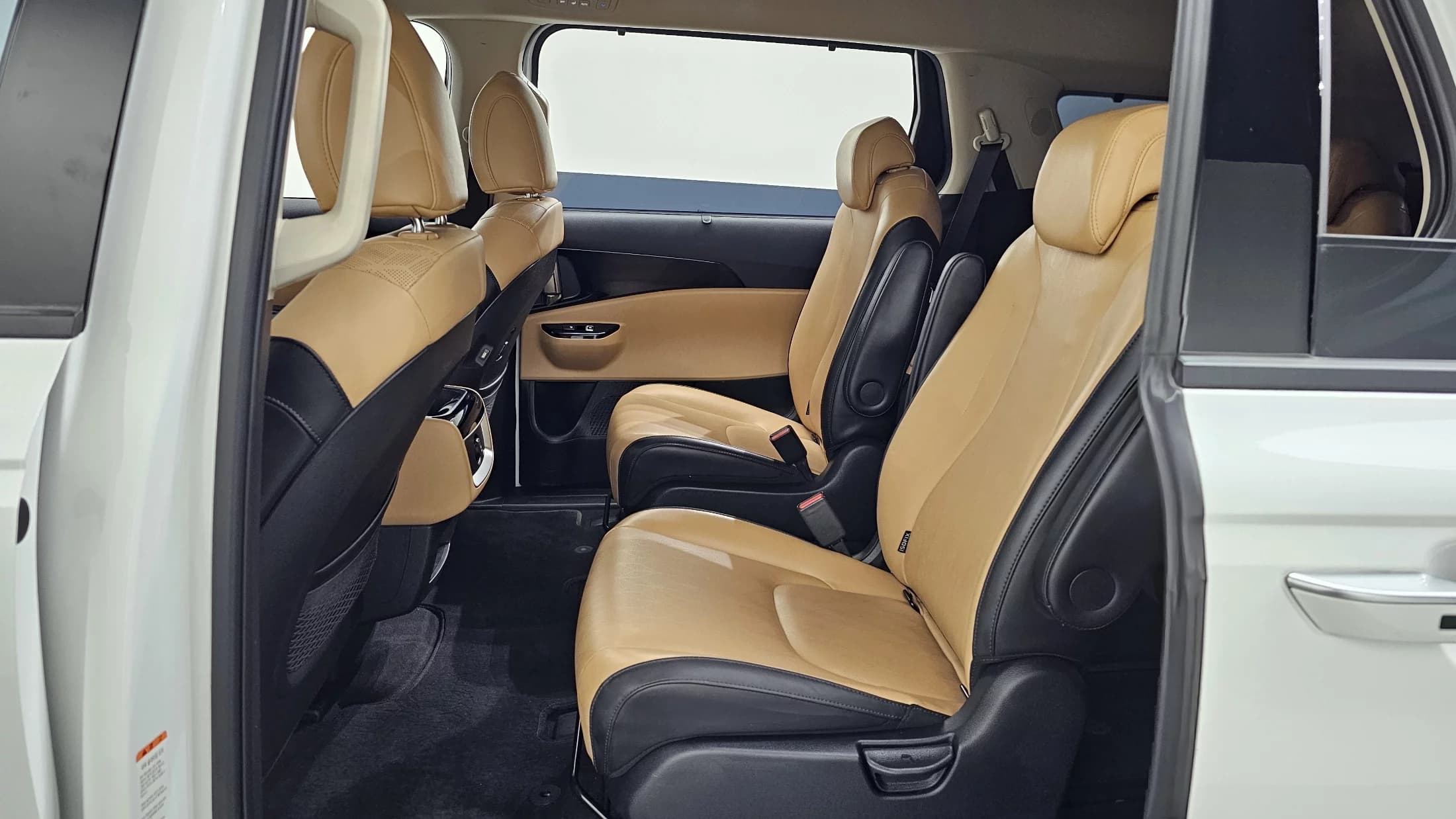 Kia Carnival 9-Seater Noblesse, 2023 г. 79355 км. — фото 12