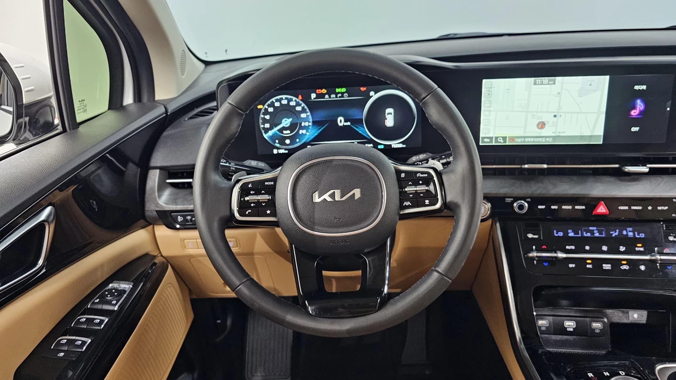Kia Carnival 9-Seater Noblesse, 2023 г. 79355 км. — фото 13