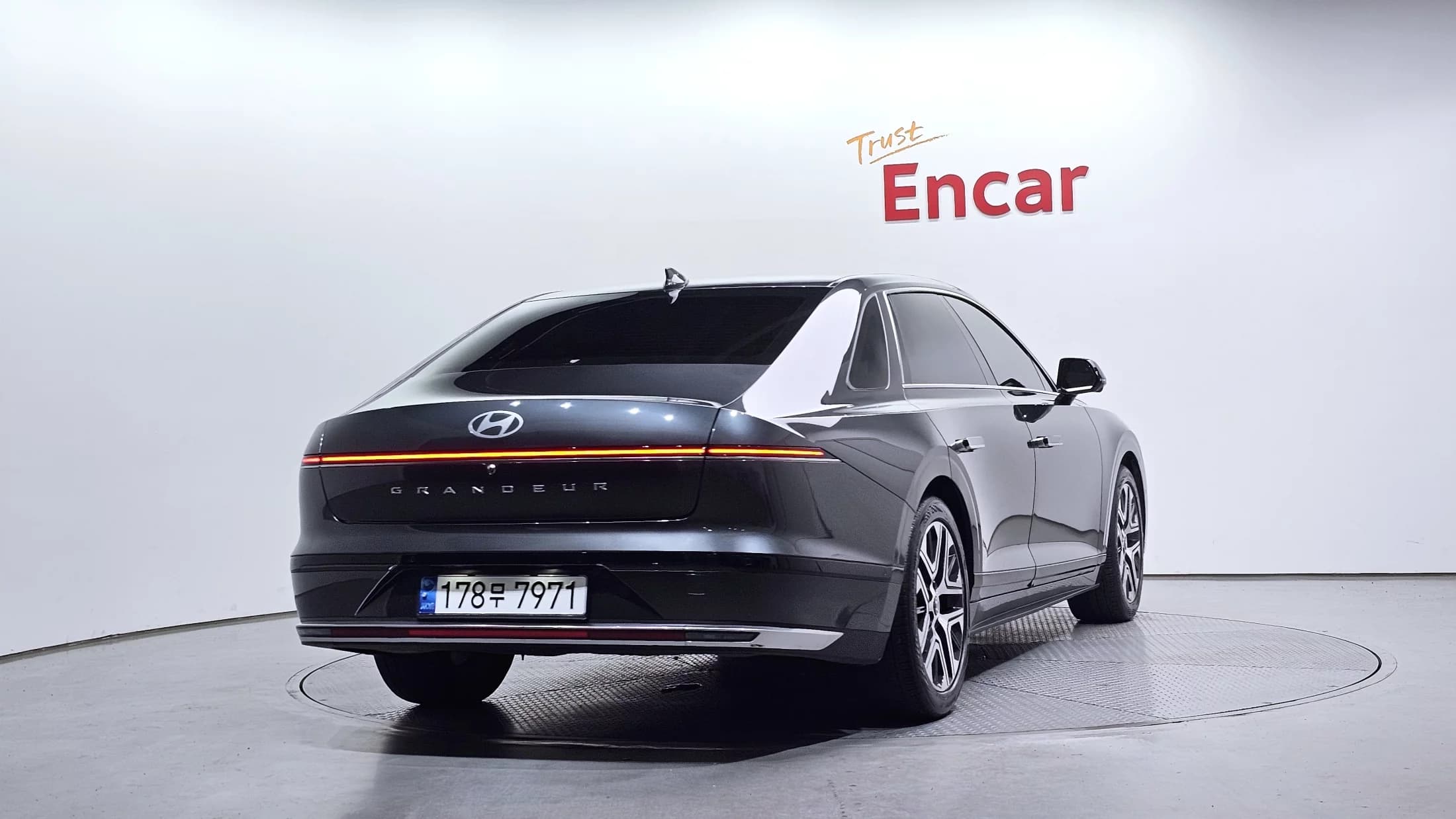 Hyundai Grandeur 2,5 Gasoline 2WD Exclusive, 2023 г. 35945 км. — фото 2