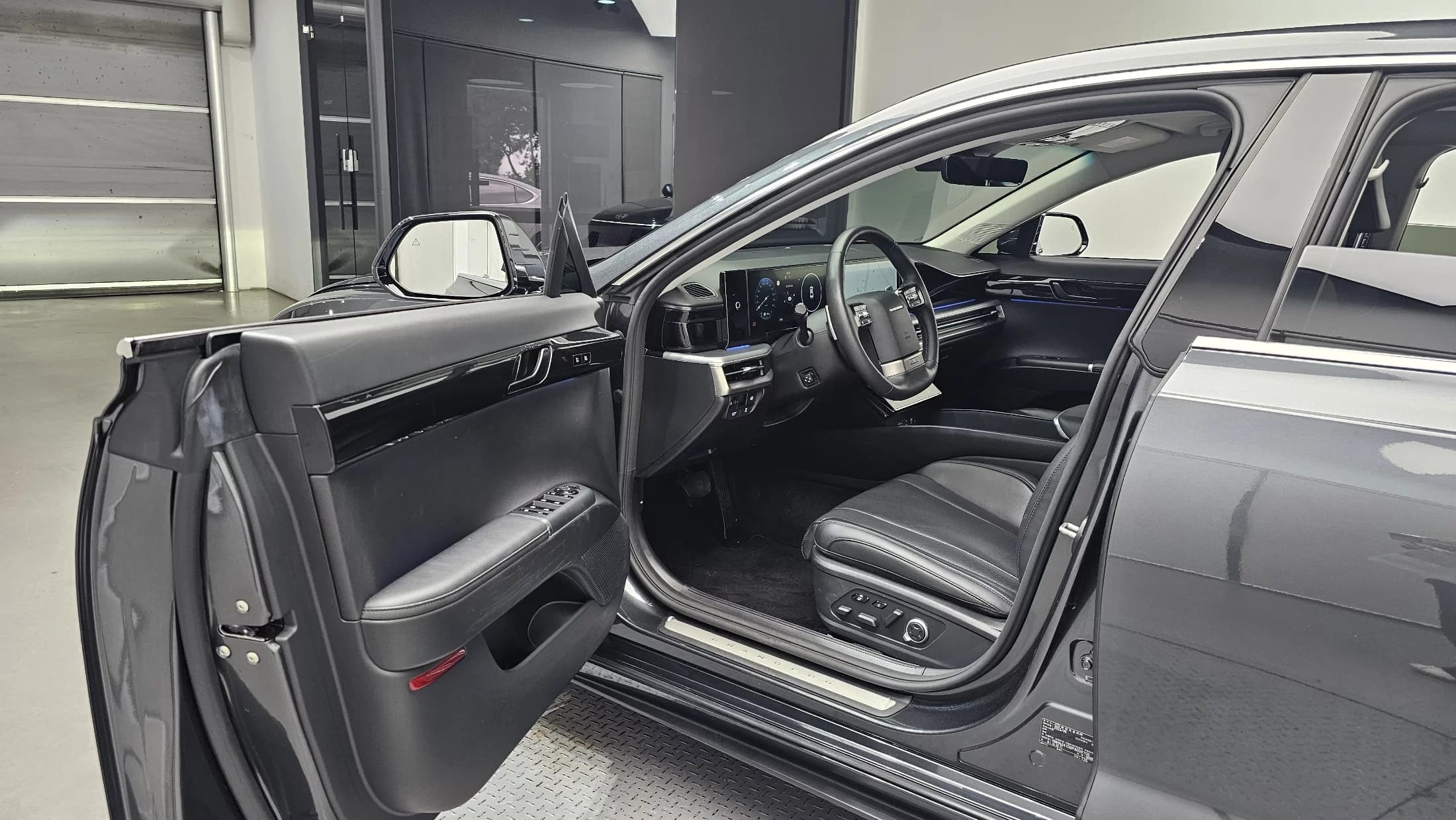 Hyundai Grandeur 2,5 Gasoline 2WD Exclusive, 2023 г. 35945 км. — фото 11