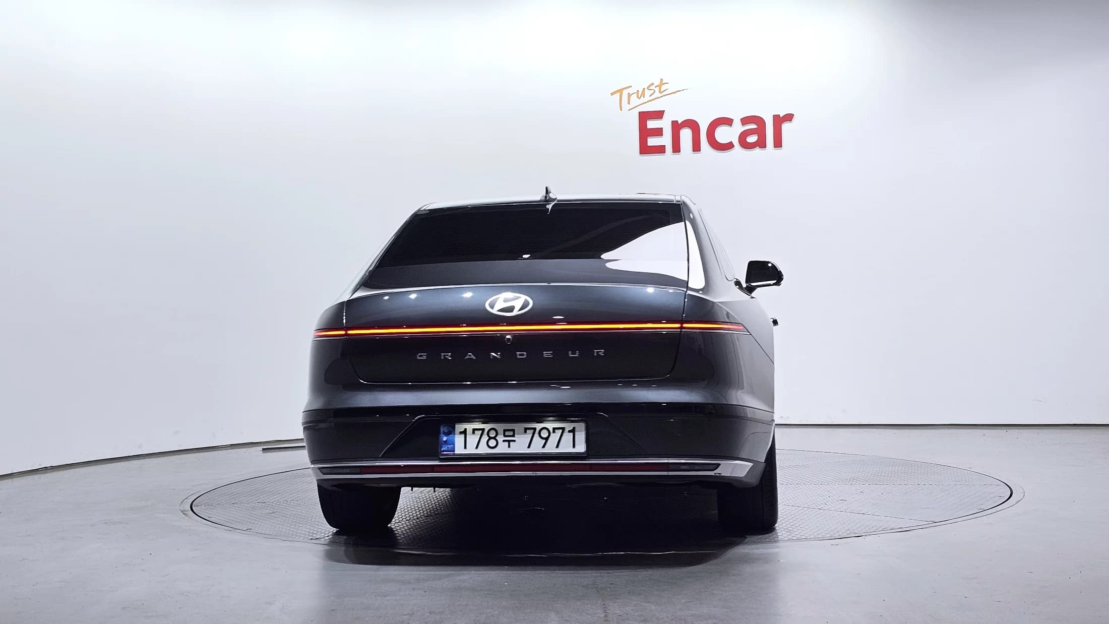 Hyundai Grandeur 2,5 Gasoline 2WD Exclusive, 2023 г. 35945 км. — фото 4