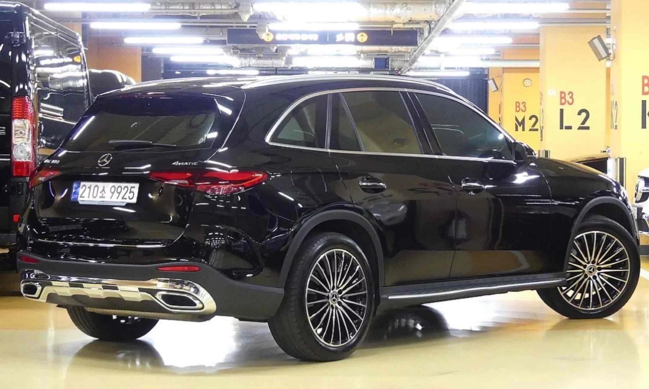 Mercedes-Benz GLC-Class GLC300 4MATIC AMG Line, 2023 г. 23145 км. — фото 3