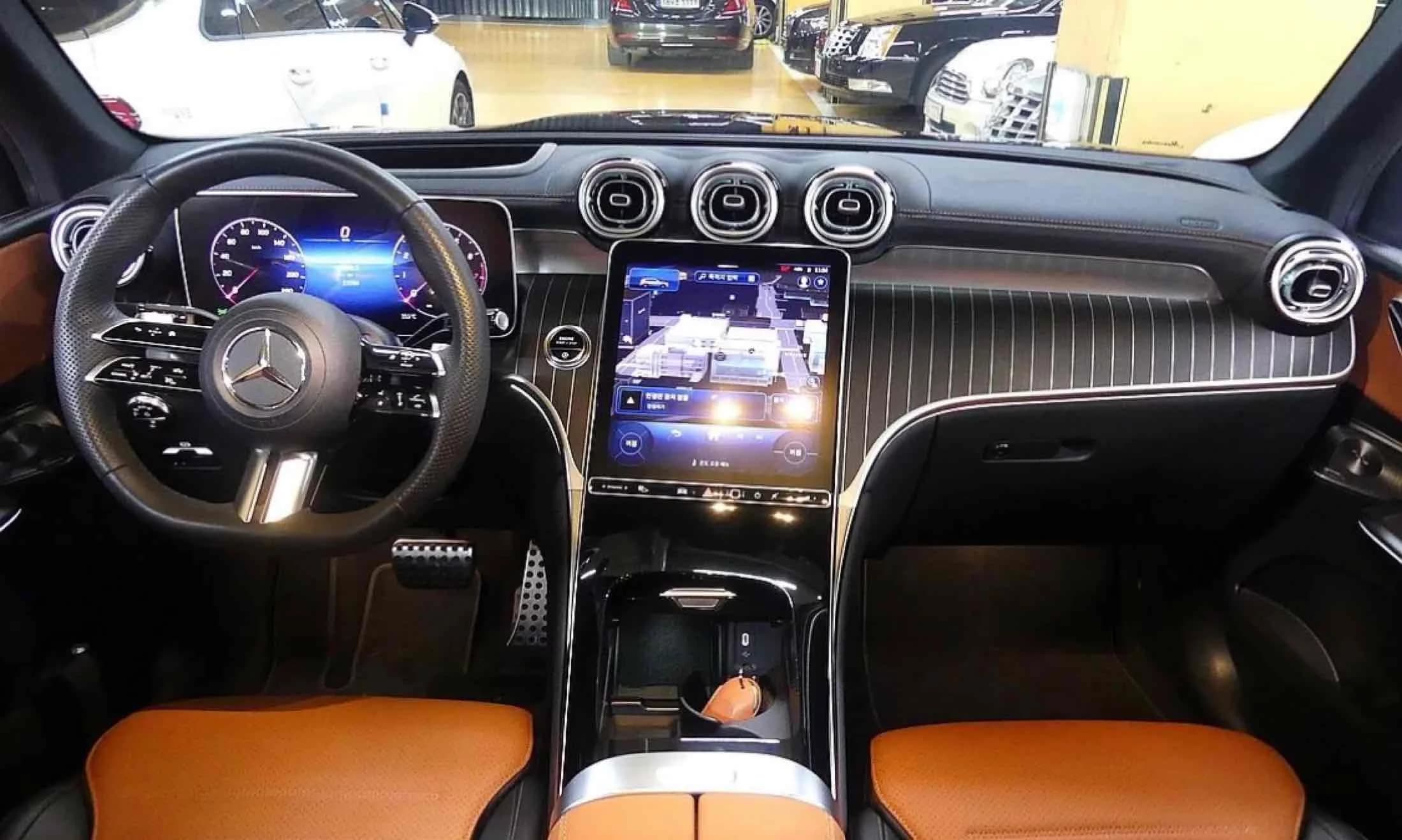 Mercedes-Benz GLC-Class GLC300 4MATIC AMG Line, 2023 г. 23145 км. — фото 4