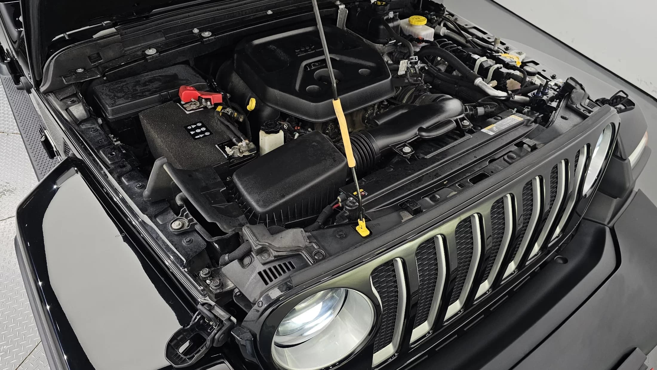 Jeep WRANGLER 2.0 Overland 4Door, 2023 г. 39555 км. — фото 6