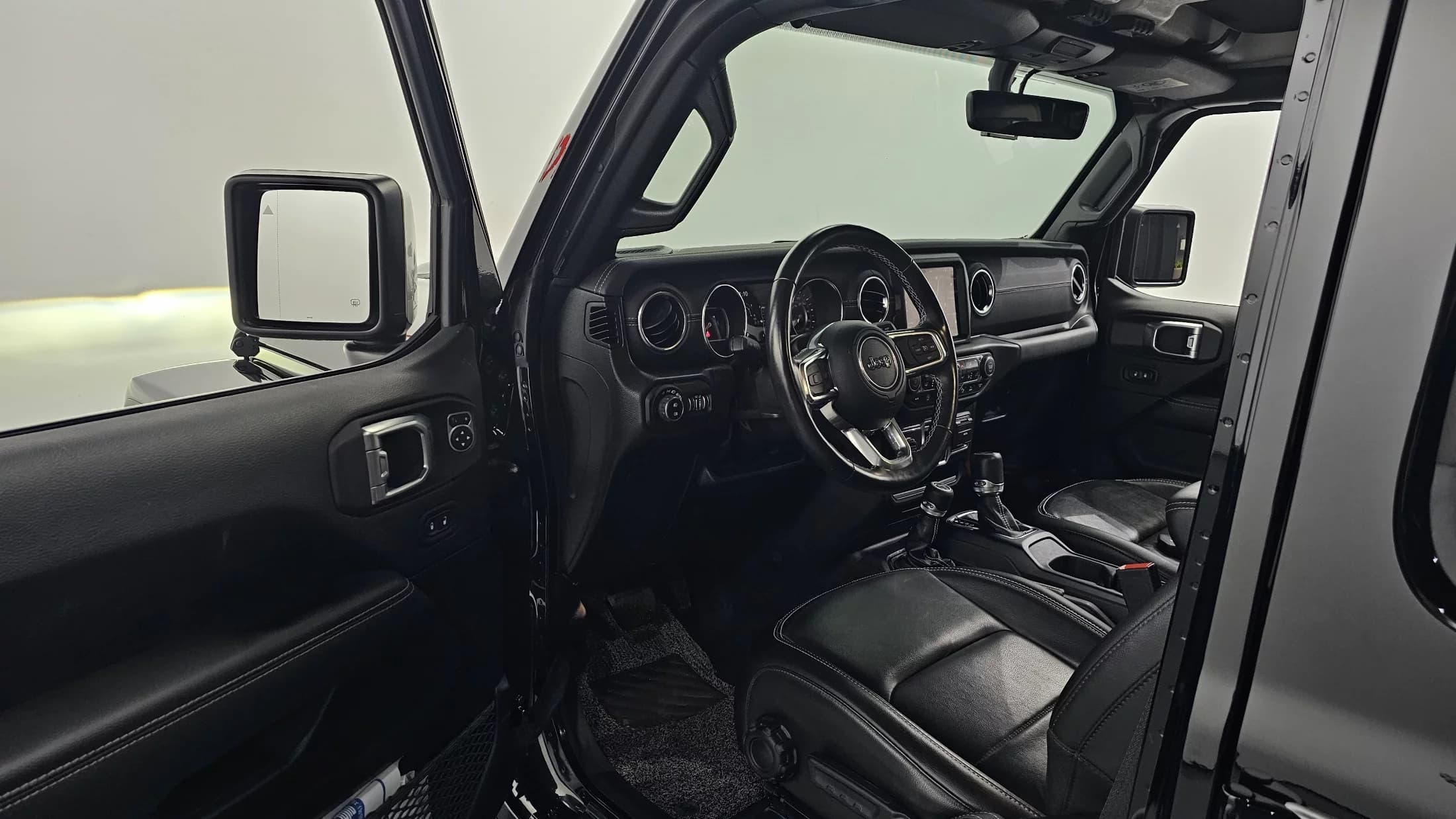 Jeep WRANGLER 2.0 Overland 4Door, 2023 г. 39555 км. — фото 10