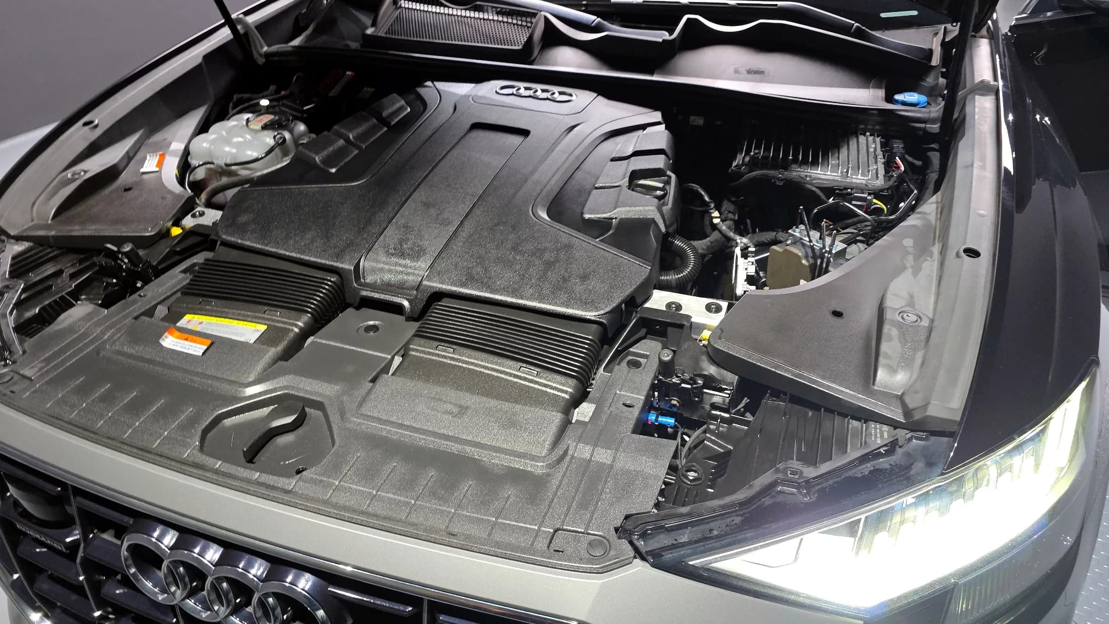 Audi Q8 50 TDI Quattro Premium, 2021 г. 160220 км. — фото 6