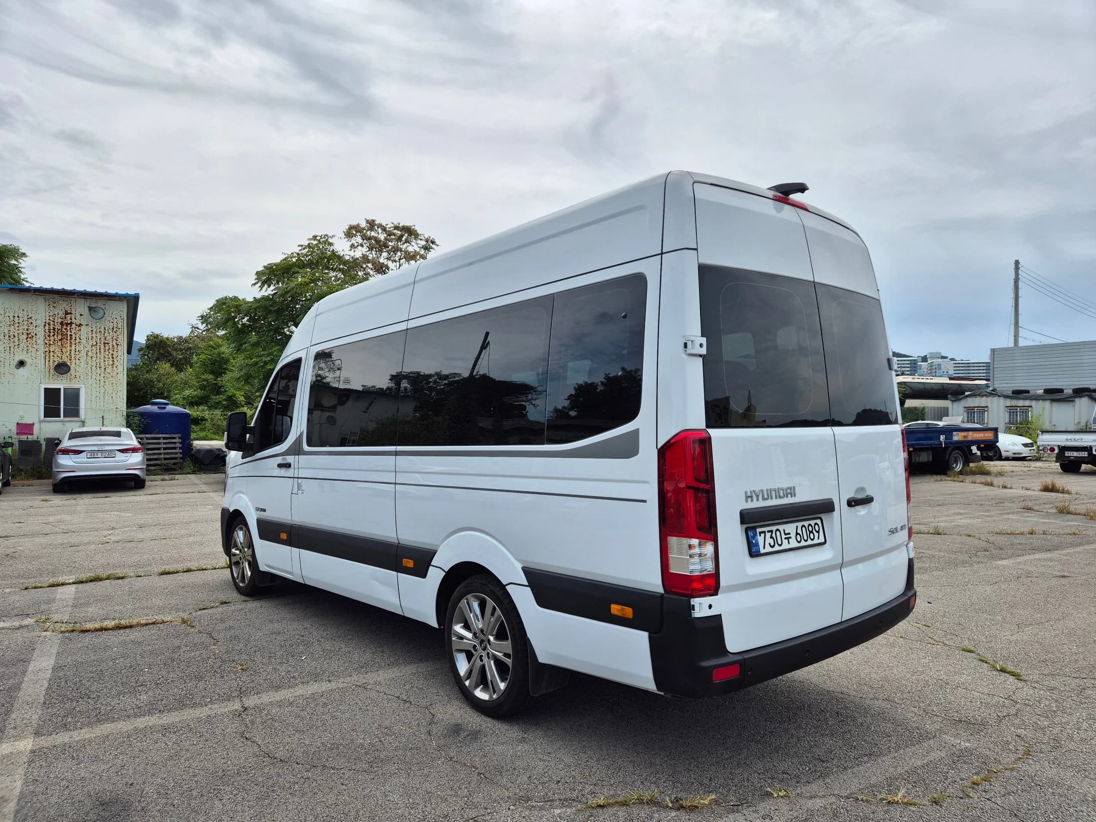 Hyundai H1 15-seater Luxury, 2023 г. 16174 км. — фото 3