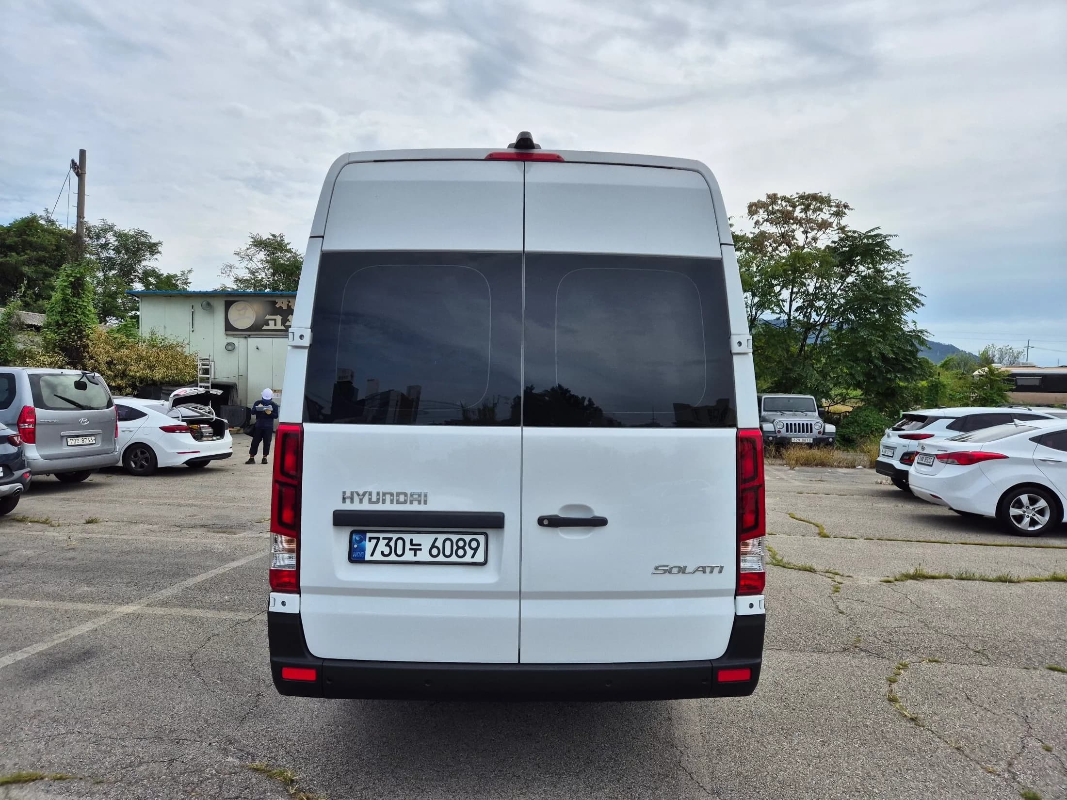 Hyundai H1 15-seater Luxury, 2023 г. 16174 км. — фото 4