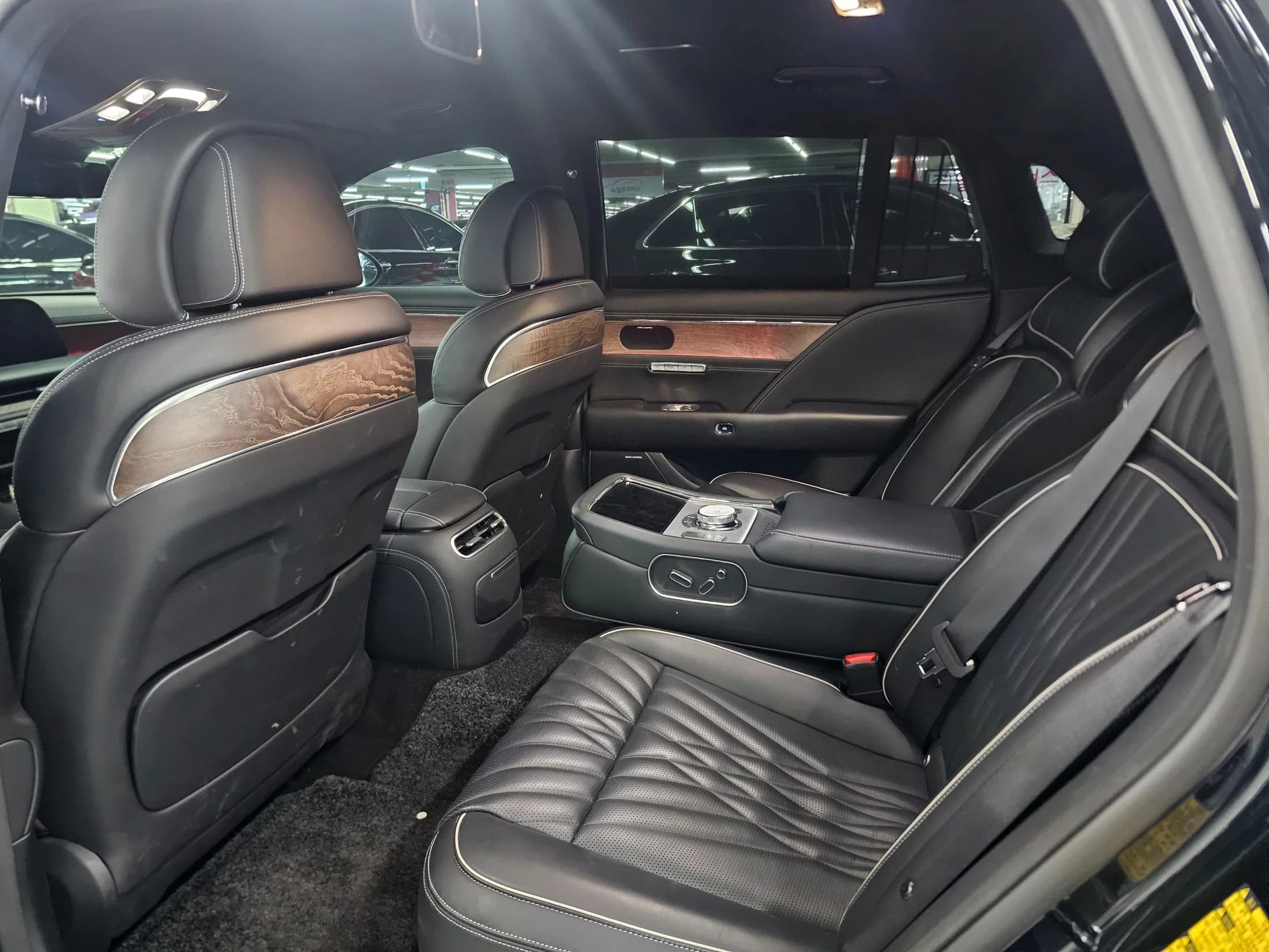 Genesis G90 Gasoline 3.5 Turbo AWD, 2022 г. 110958 км. — фото 6