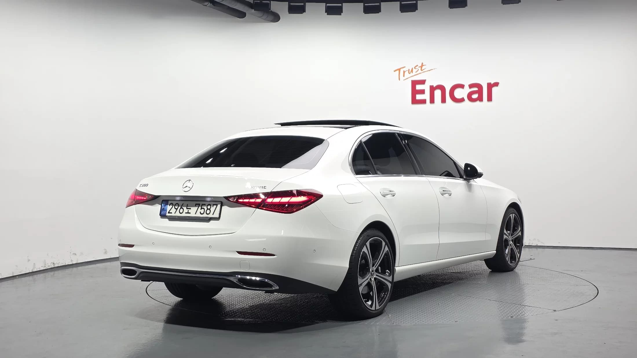 Mercedes-Benz C-Class C300 4MATIC Avantgarde, 2023 г. 35165 км. — фото 2