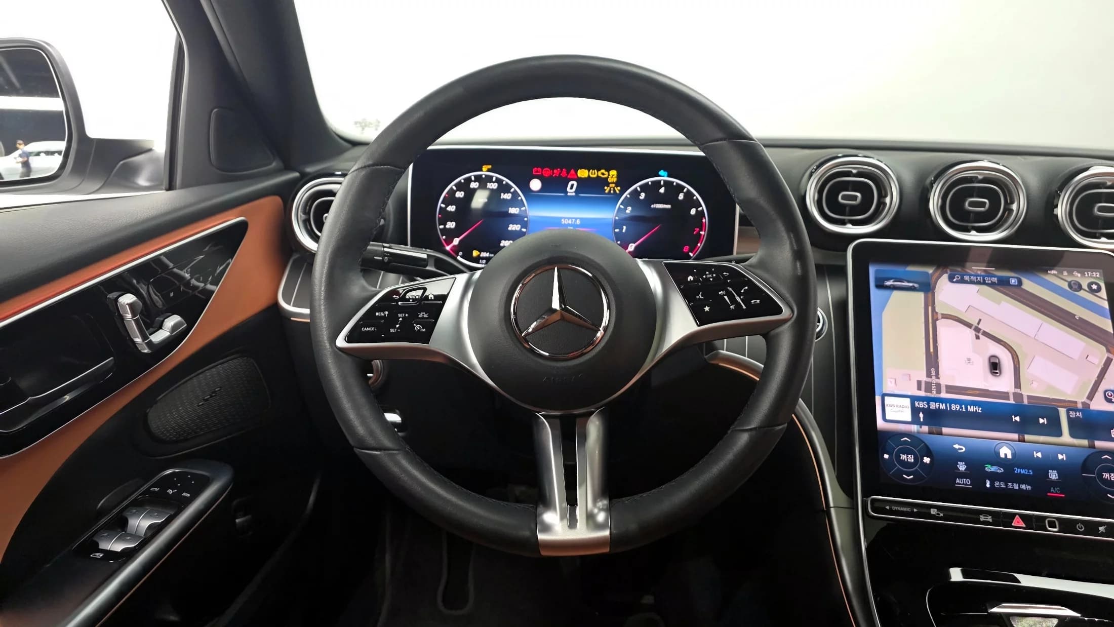 Mercedes-Benz C-Class C300 4MATIC Avantgarde, 2023 г. 35165 км. — фото 13