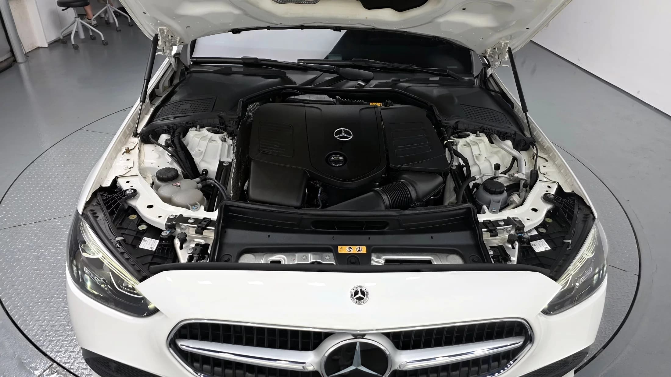 Mercedes-Benz C-Class C300 4MATIC Avantgarde, 2023 г. 35165 км. — фото 6