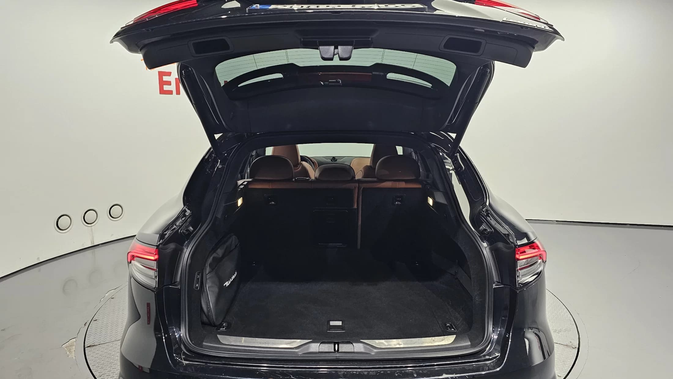 Maserati LEVANTE 3.0 AWD Modena, 2022 г. 88825 км. — фото 20