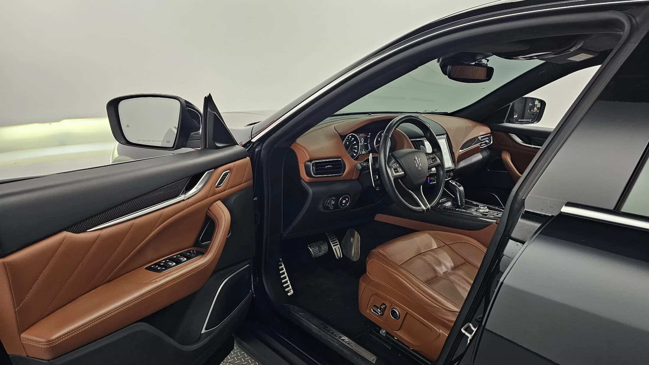 Maserati LEVANTE 3.0 AWD Modena, 2022 г. 88825 км. — фото 10